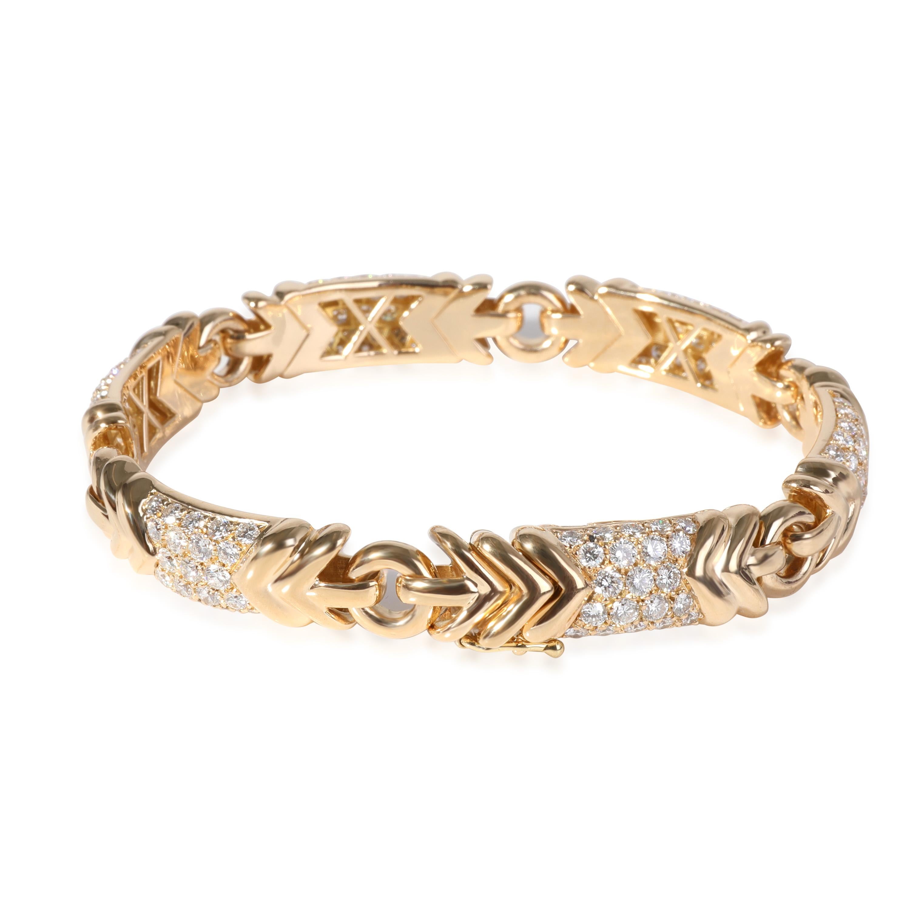 Bulgari Diamond Bracelet in 18k Yellow Gold 4.89 CTW

PRIMARY DETAILS
SKU: 118775
Listing Title: Bulgari Diamond Bracelet in 18k Yellow Gold 4.89 CTW
Condition Description: Retails for 30,000 USD. In excellent condition and recently polished. 7.25