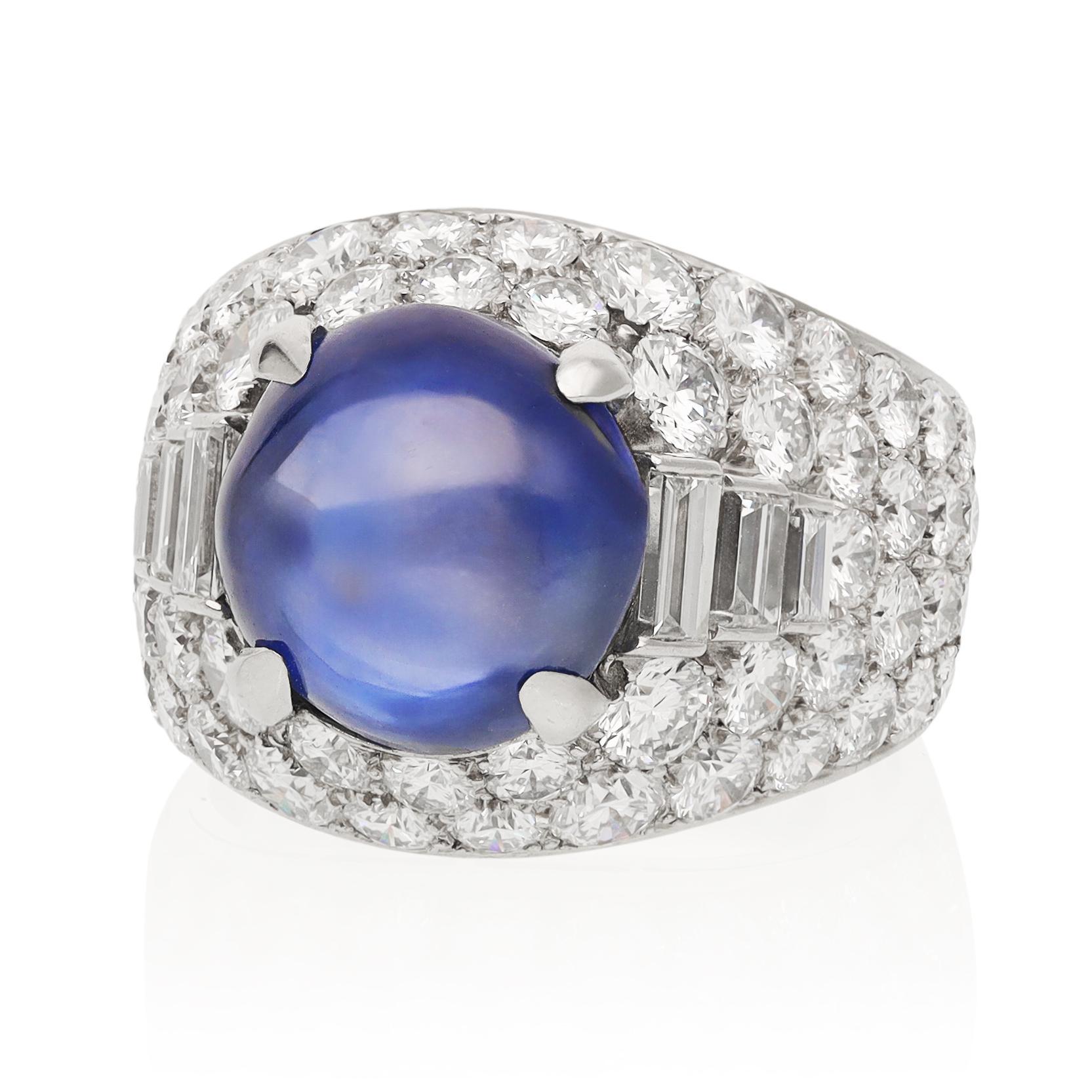 BULGARI Trombino Cabochon Sapphire and Diamond Ring In condizioni ottime in vendita a New York, NY