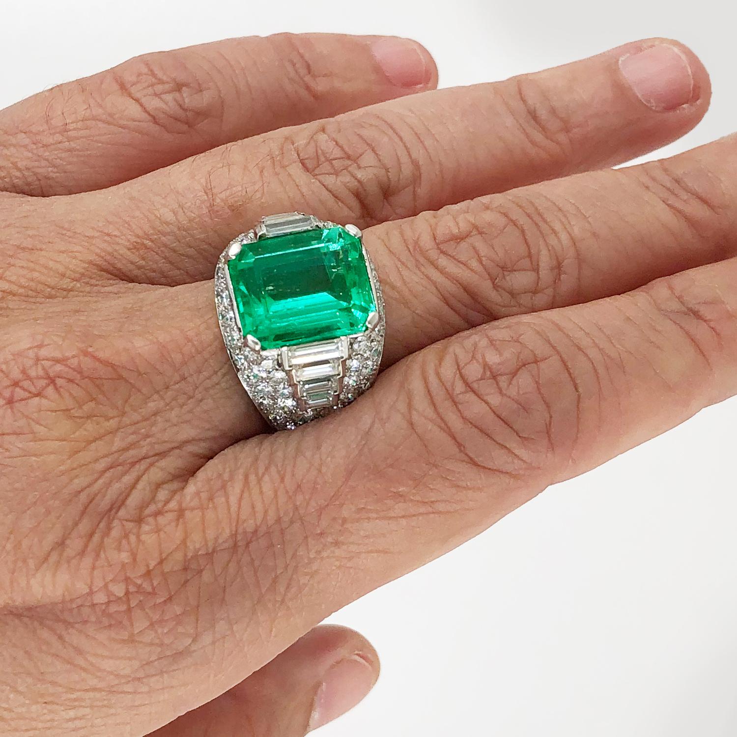 BULGARI “Trombino” Emerald, Diamond Ring
The 'Trombino Ring' was created by the head of the atelier Signor Trombino before the war for Mr.Bulgari
A platinum ring, set with emerald and diamonds, signed Bulgari
emerald weight approx. 7.81 cts.
ring