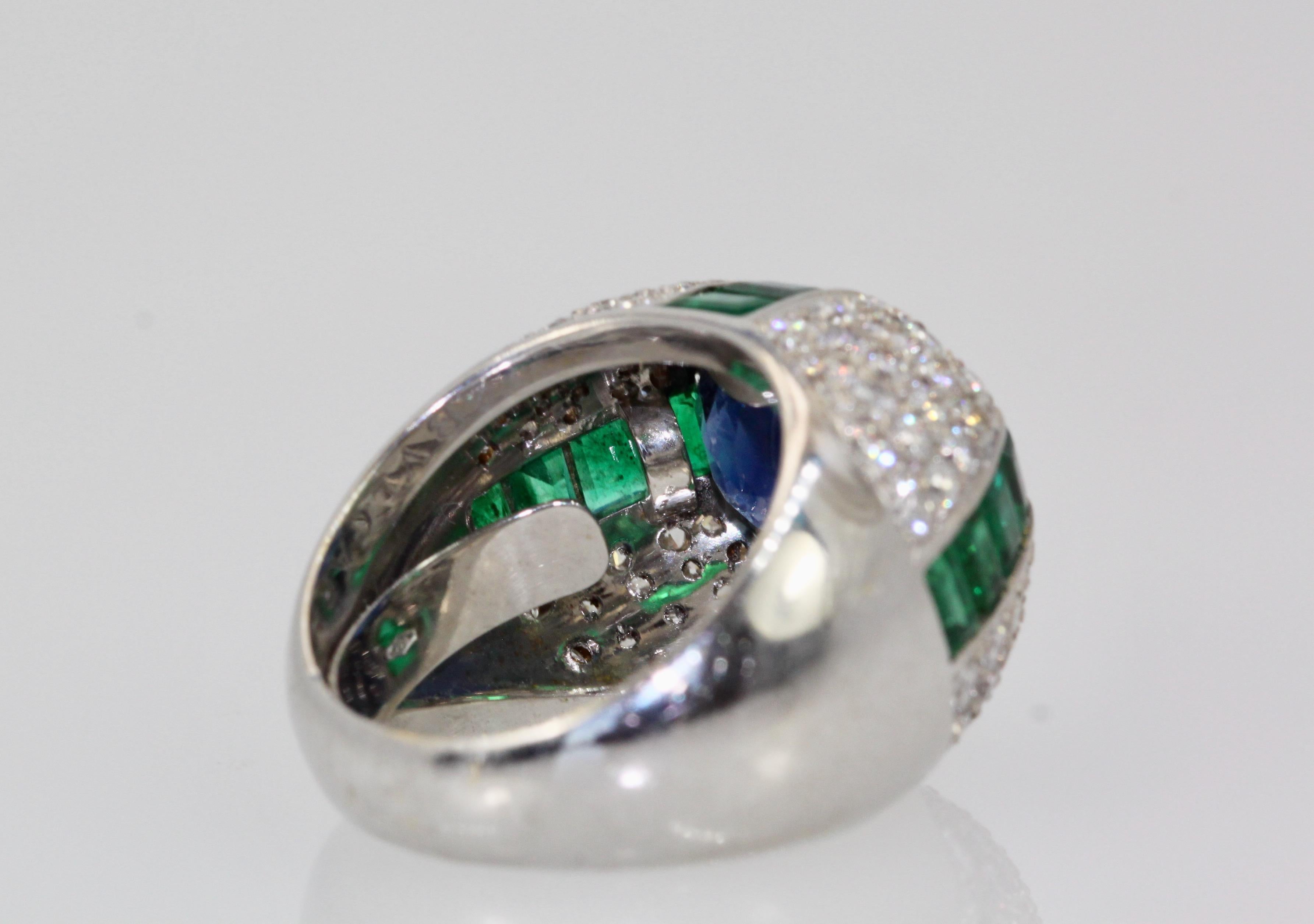 Bulgari Trombino Saphir Smaragd Diamantring 18 Karat 12,25 Karat (Rundschliff) im Angebot