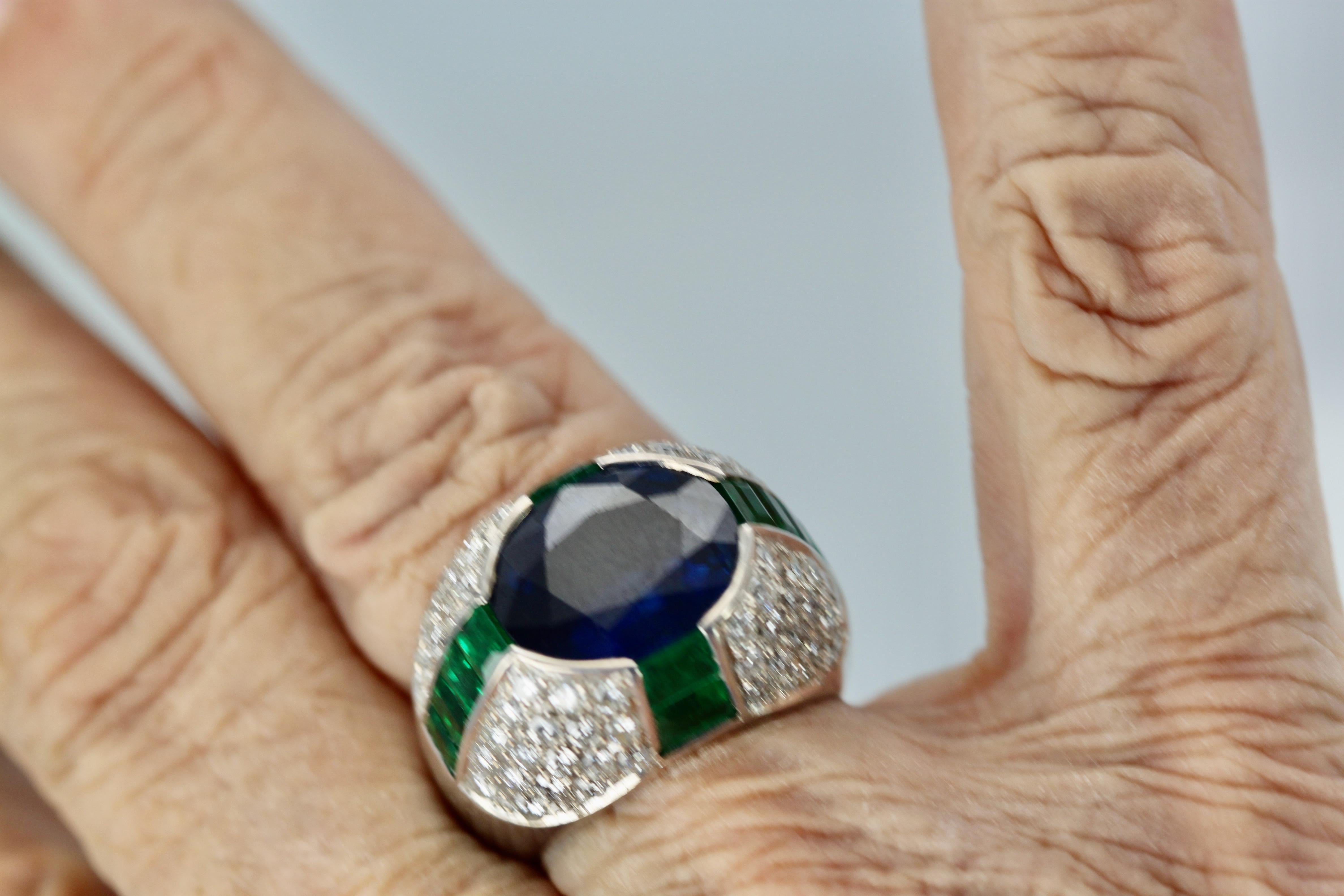 Bulgari Trombino Saphir Smaragd Diamantring 18 Karat 12,25 Karat im Zustand „Hervorragend“ im Angebot in North Hollywood, CA