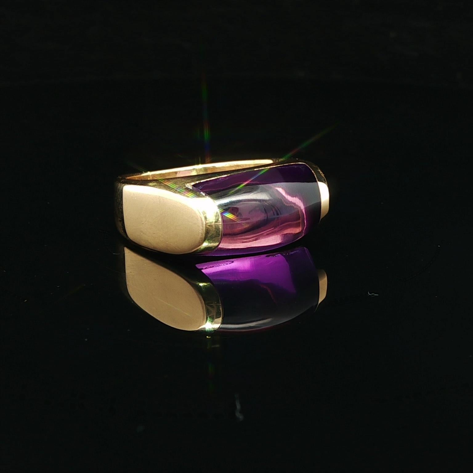 Taille coussin Bulgari Tronchetto Bague en or jaune 18k avec améthyste taillée sur mesure en vente