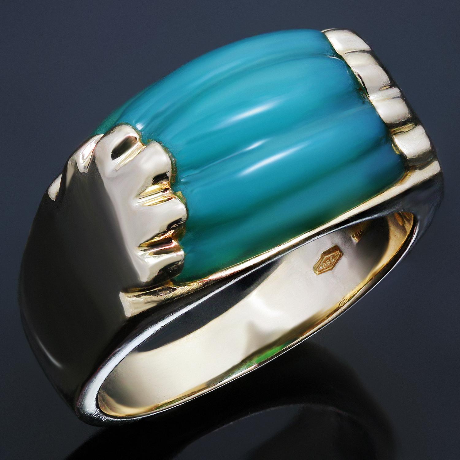 This gorgeous Bvlgari ring from the chic Tronchetto collection is crafted in 18k yellow gold and set with green chrysoprase. Made in Italy circa 2000s. Measurements: 0.38