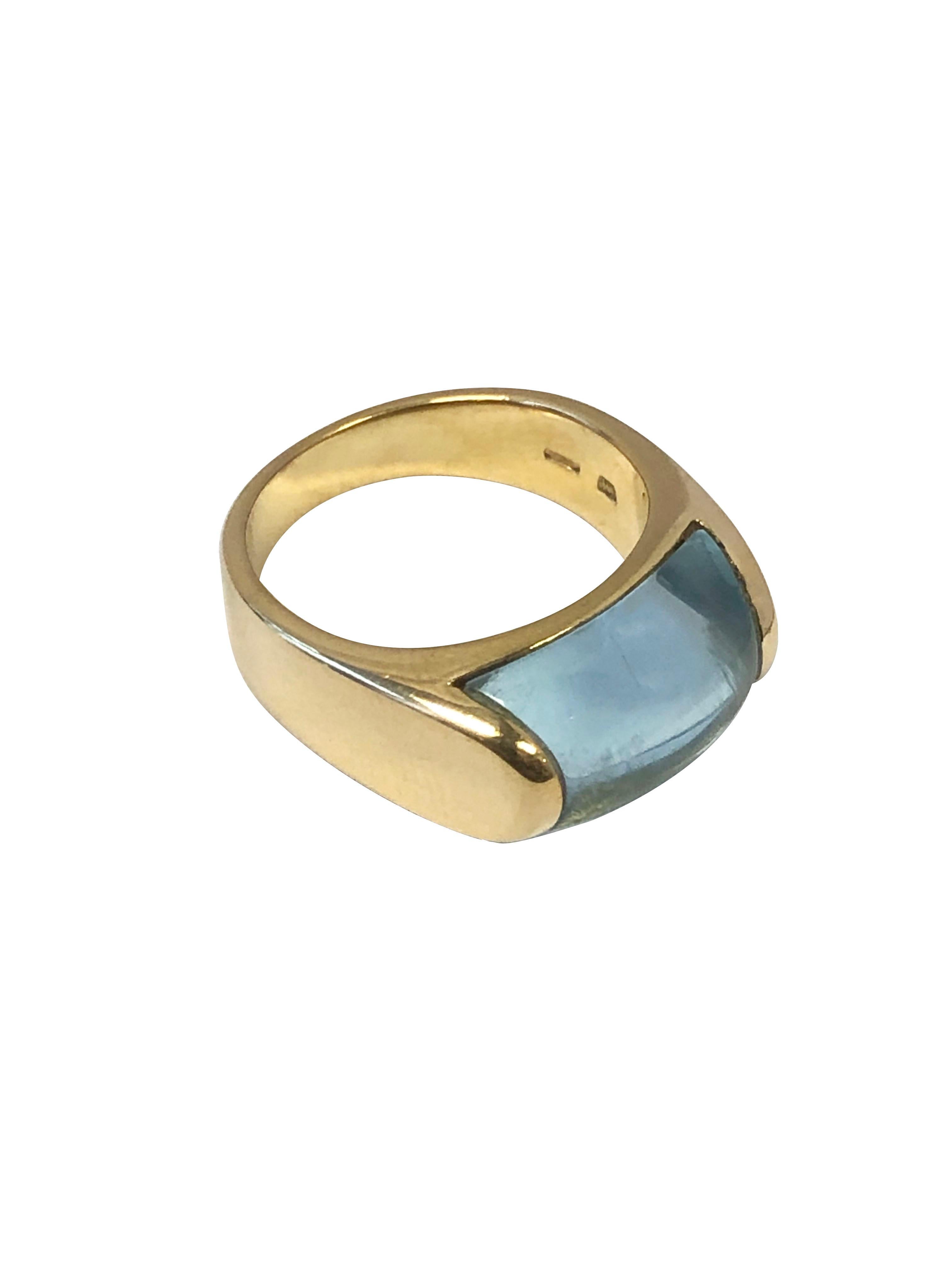 Bulgari Tronchetto-Ring aus Gelbgold und blauem Topas (Cabochon) im Angebot