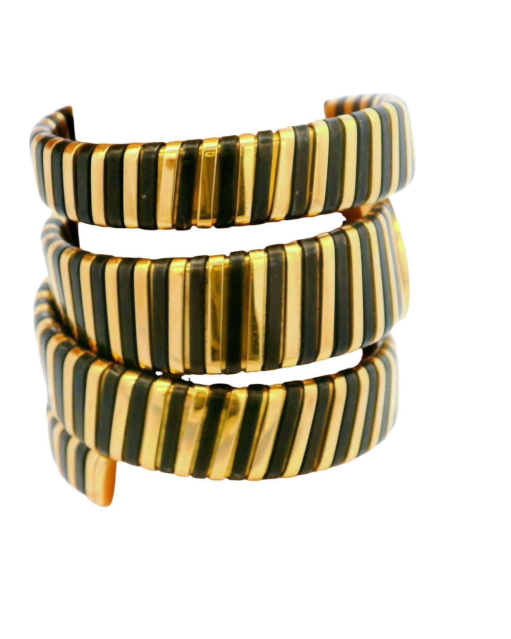 Bulgari Tubogas 18K Oro Amarillo y Ennegrecido Raro Reloj Vintage en Bueno estado para la venta en Great Neck Plaza, NY