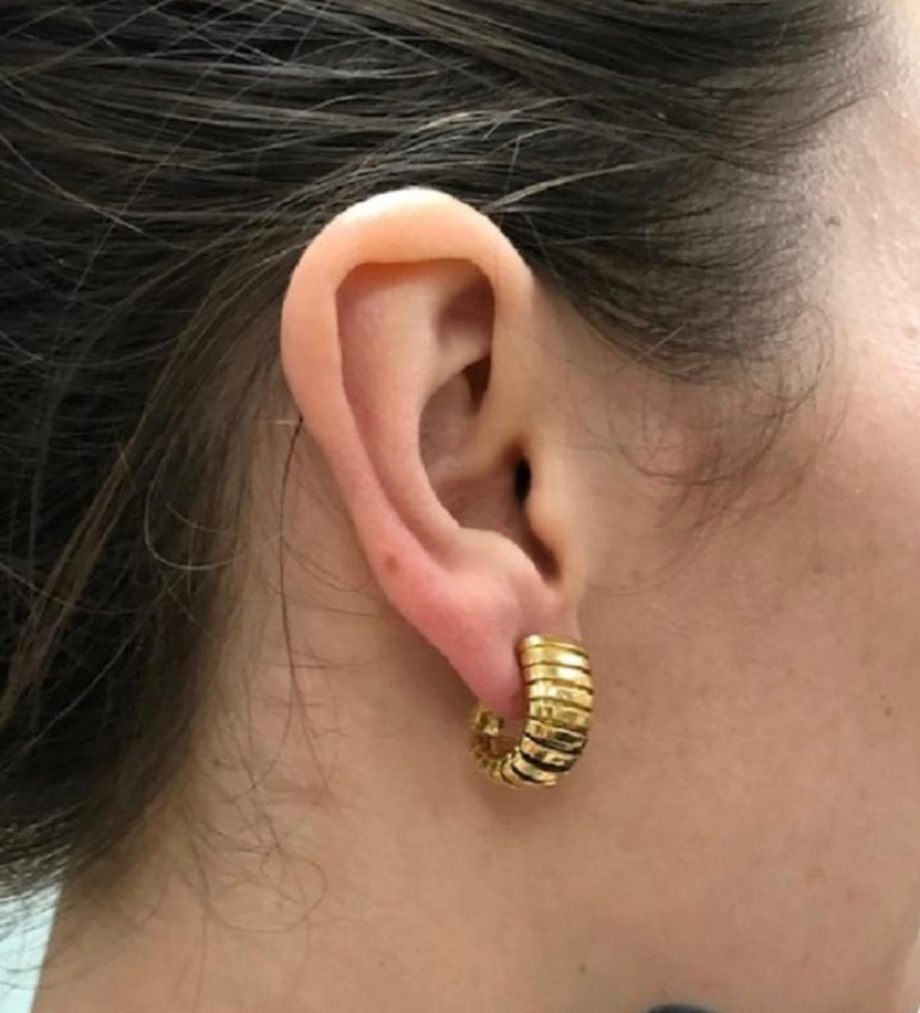 BULGARI Tubogas 18K Yellow Gold Earclips For Sale 2