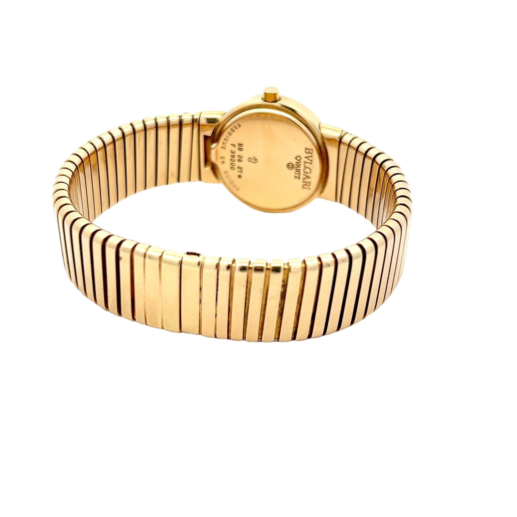 Bulgari Tubogas 18K Yellow Gold Quartz Watch – 98.5 Grams In Excellent Condition For Sale In Miami, FL