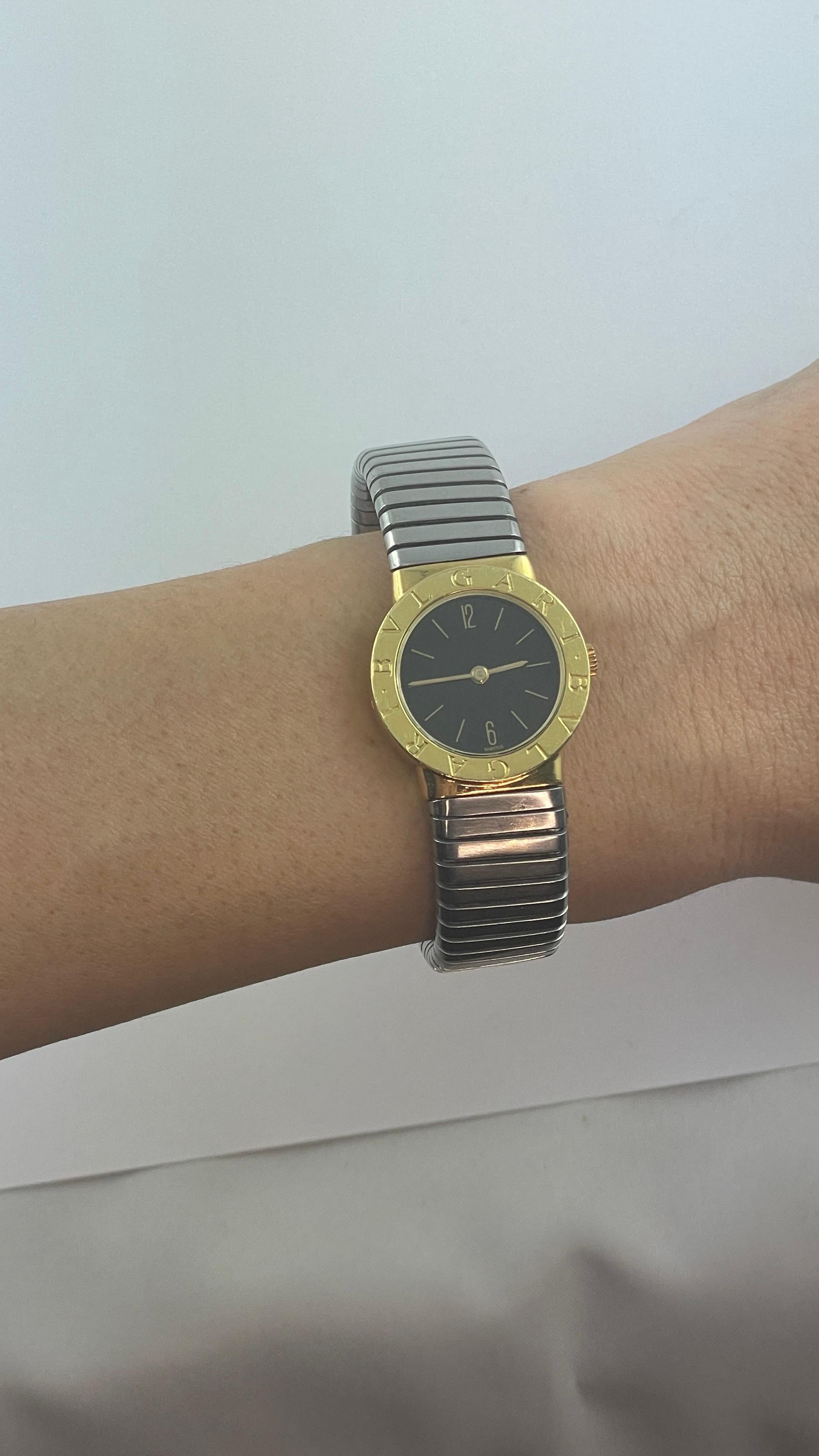 Bulgari Tubogas-Armbanduhr aus Gelbgold und Stahl im Angebot 1