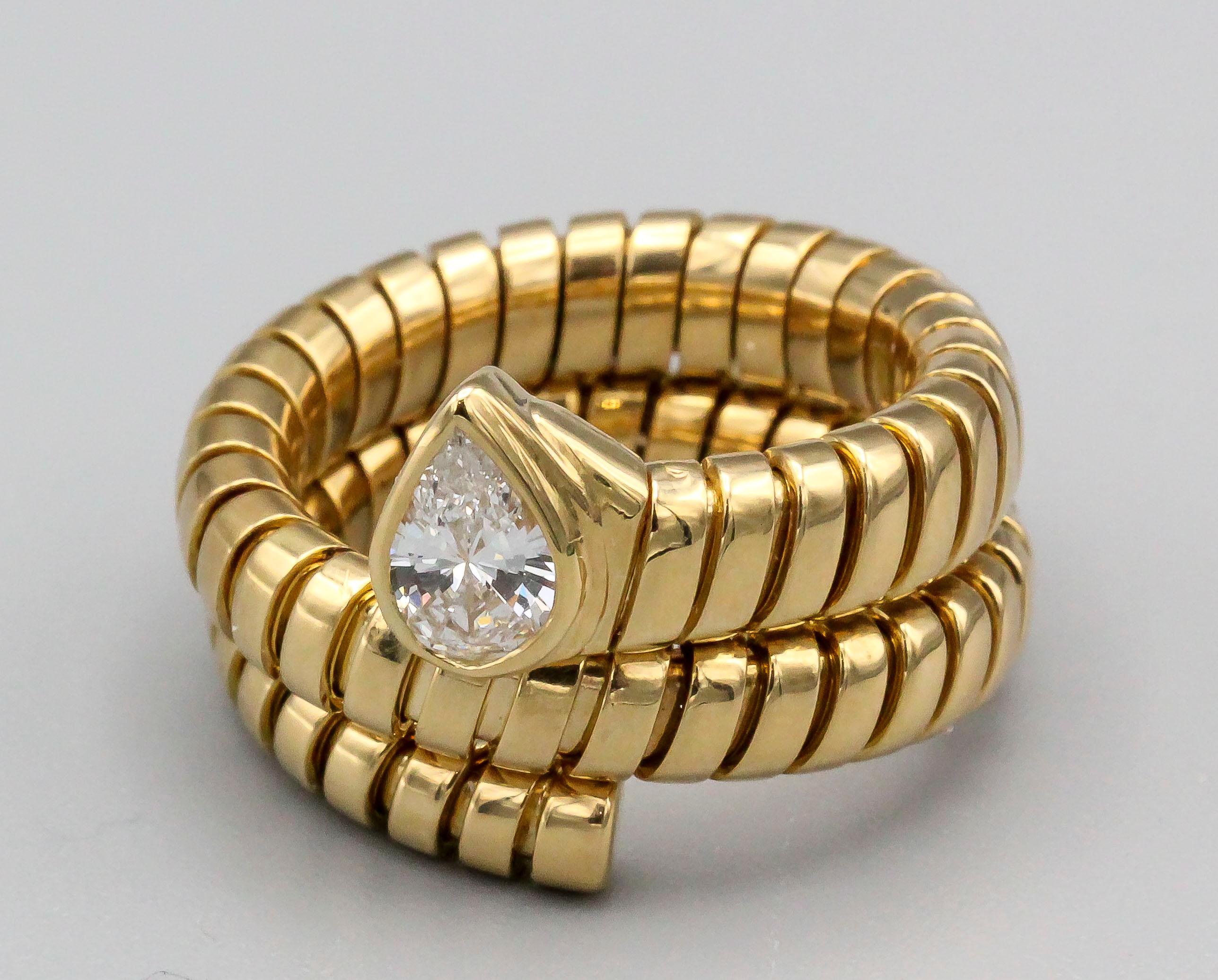 Bulgari Tubogas Diamond and 18 Karat Yellow Gold Flexible Snake Ring In Excellent Condition In New York City, NY