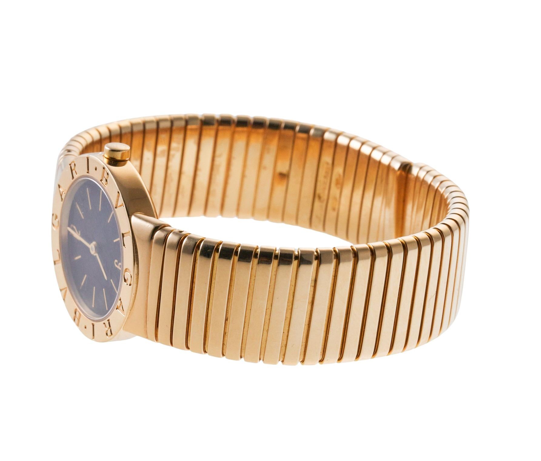 Bracelet de montre Bvlgari Tubogas en or 18 carats, au design légèrement flexible. Le bracelet s'adapte à un poignet d'environ 7