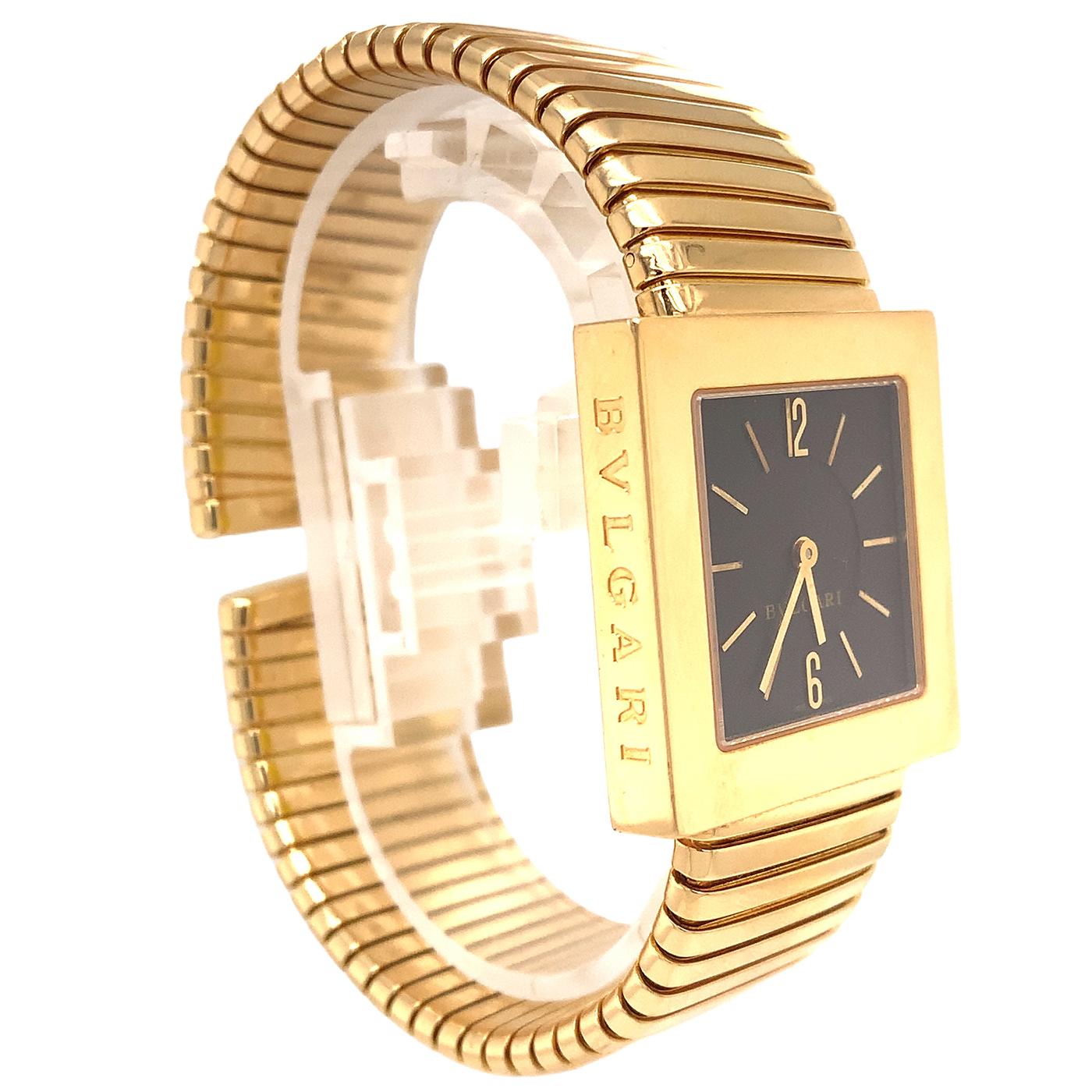 Modernist Bulgari Tubogas Quadrato 30mm Black Square Dial 18K Gold Vintage Watch SQ 22 2 T For Sale