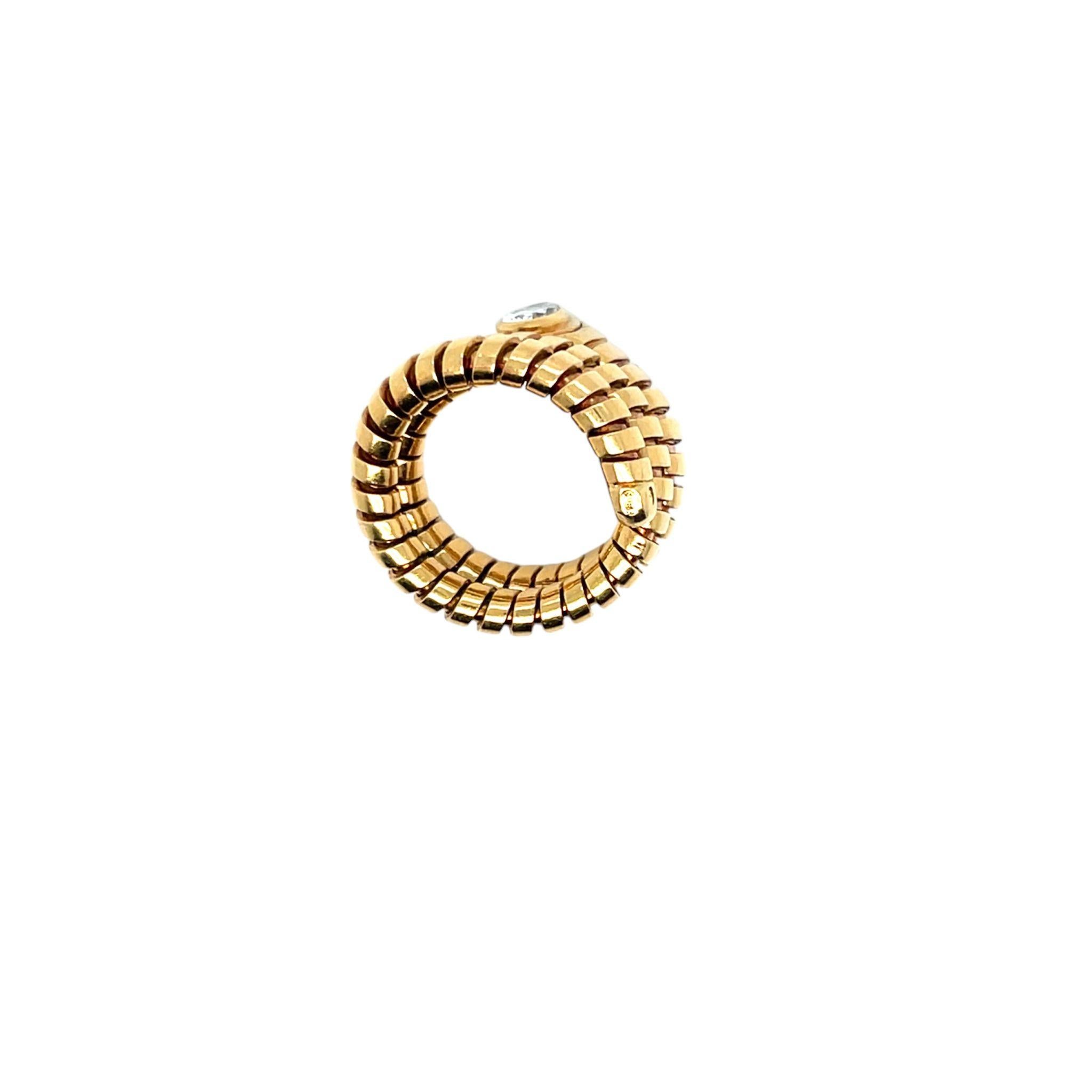 Bulgari Tubogas Serpenti Diamond 18k Yellow Gold 3-Row Ring In Excellent Condition For Sale In Napoli, NA