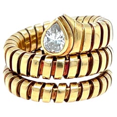 Bulgari, bague Tubogas Serpenti à 3 rangées de diamants en or jaune 18 carats