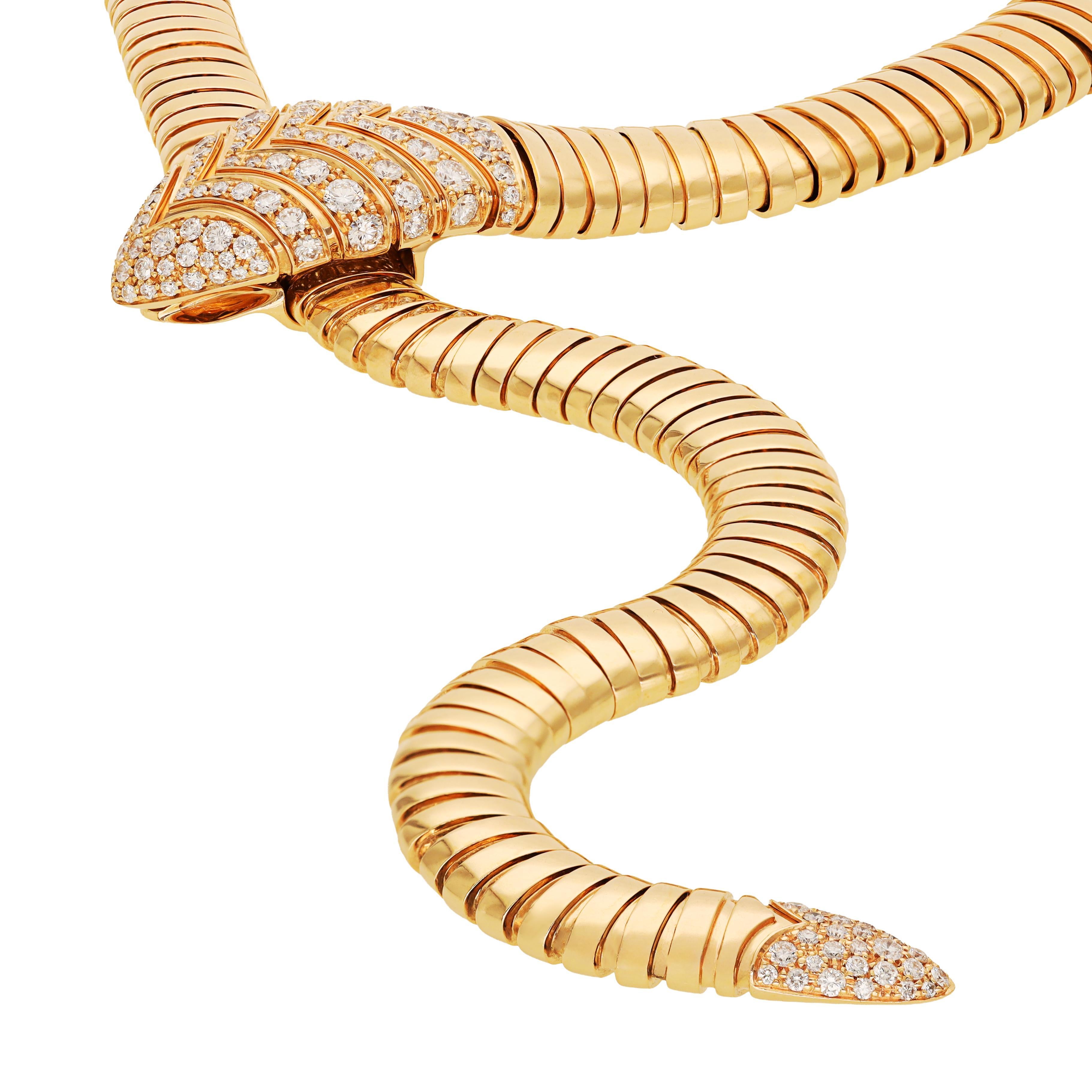 Inspired by the mythical snake that sheds its skin, Bulgari’s Serpenti icon symbolizes metamorphosis since 1948. The Serpenti 18 kt rose gold necklace features flexible Tubogas spirals, crafted without soldering. Adorning the head and tail of the