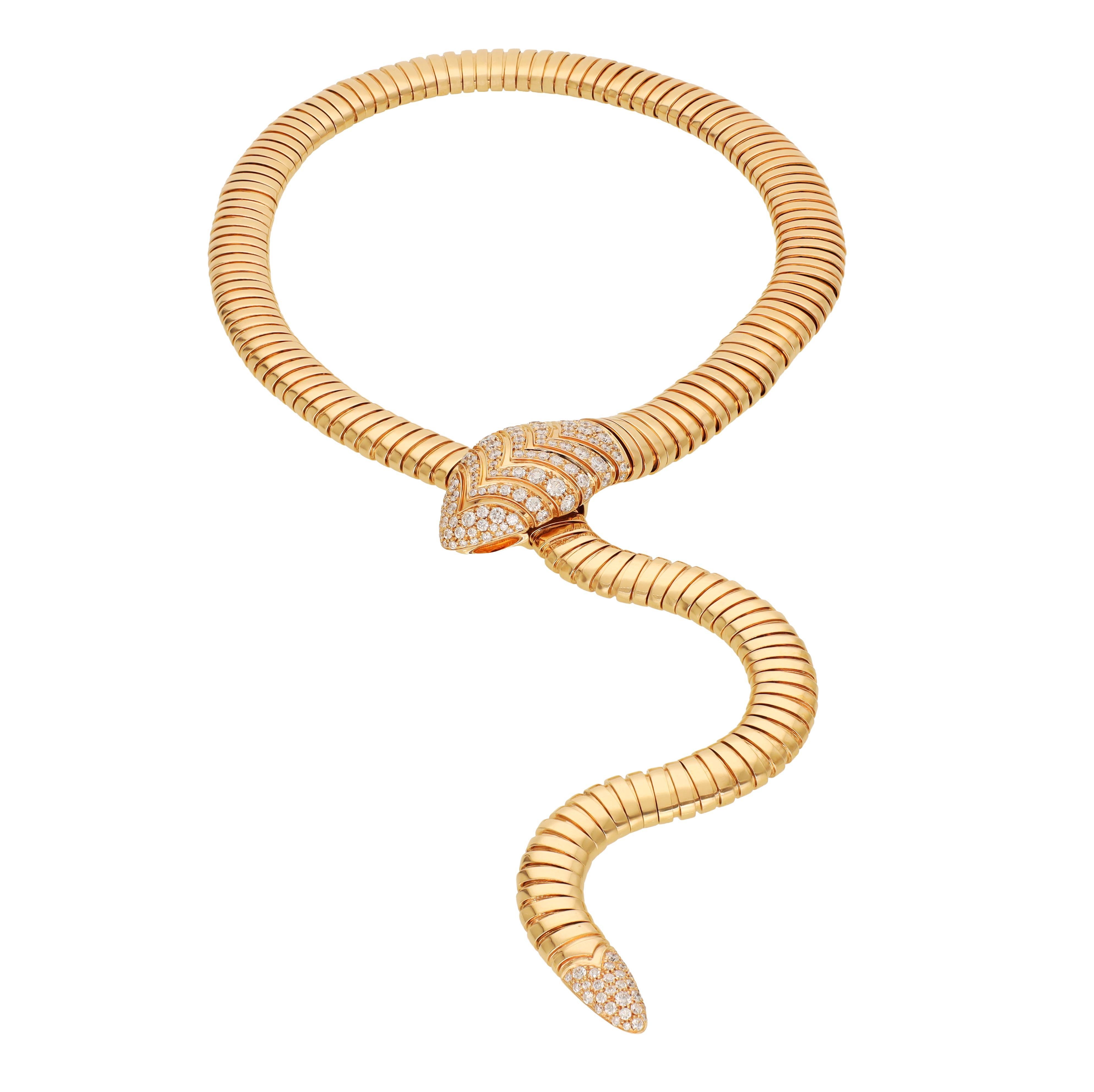 BULGARI Tubogas Serpenti Necklace In Excellent Condition For Sale In New York, NY
