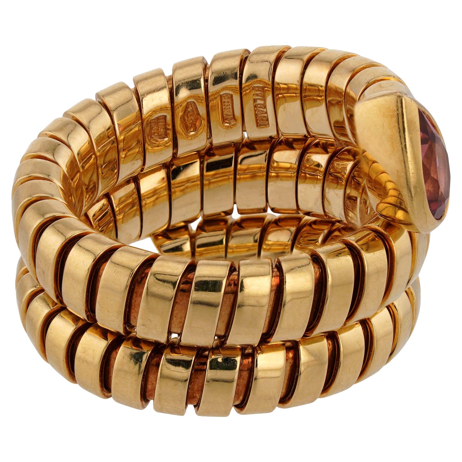 BULGARI Tubogas Serpenti Pink Tourmaline Yellow Gold 3-Row Ring For Sale 1