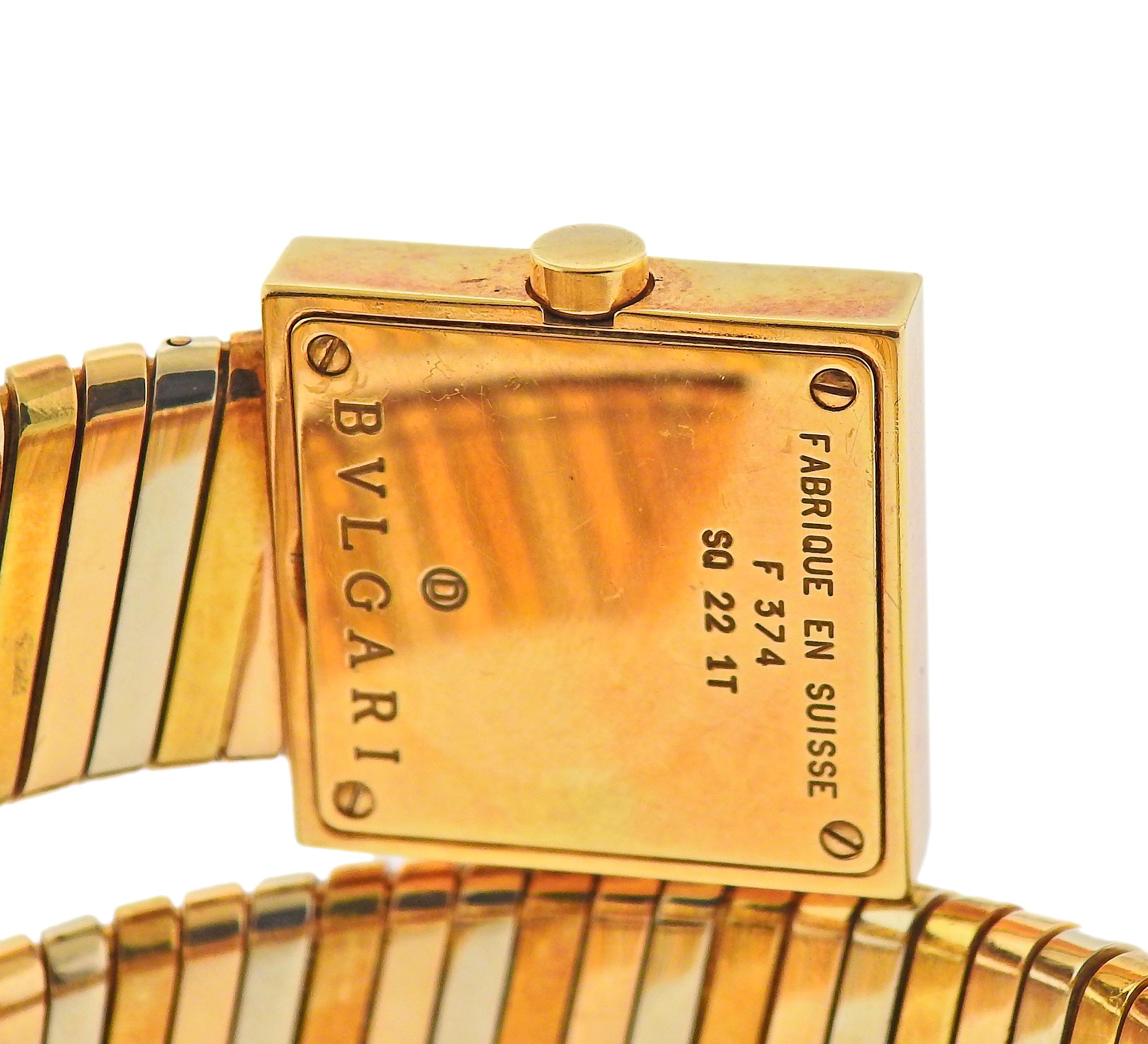 Bulgari Montre-bracelet Tubogas en or tricolore SQ 22 1T Pour femmes en vente