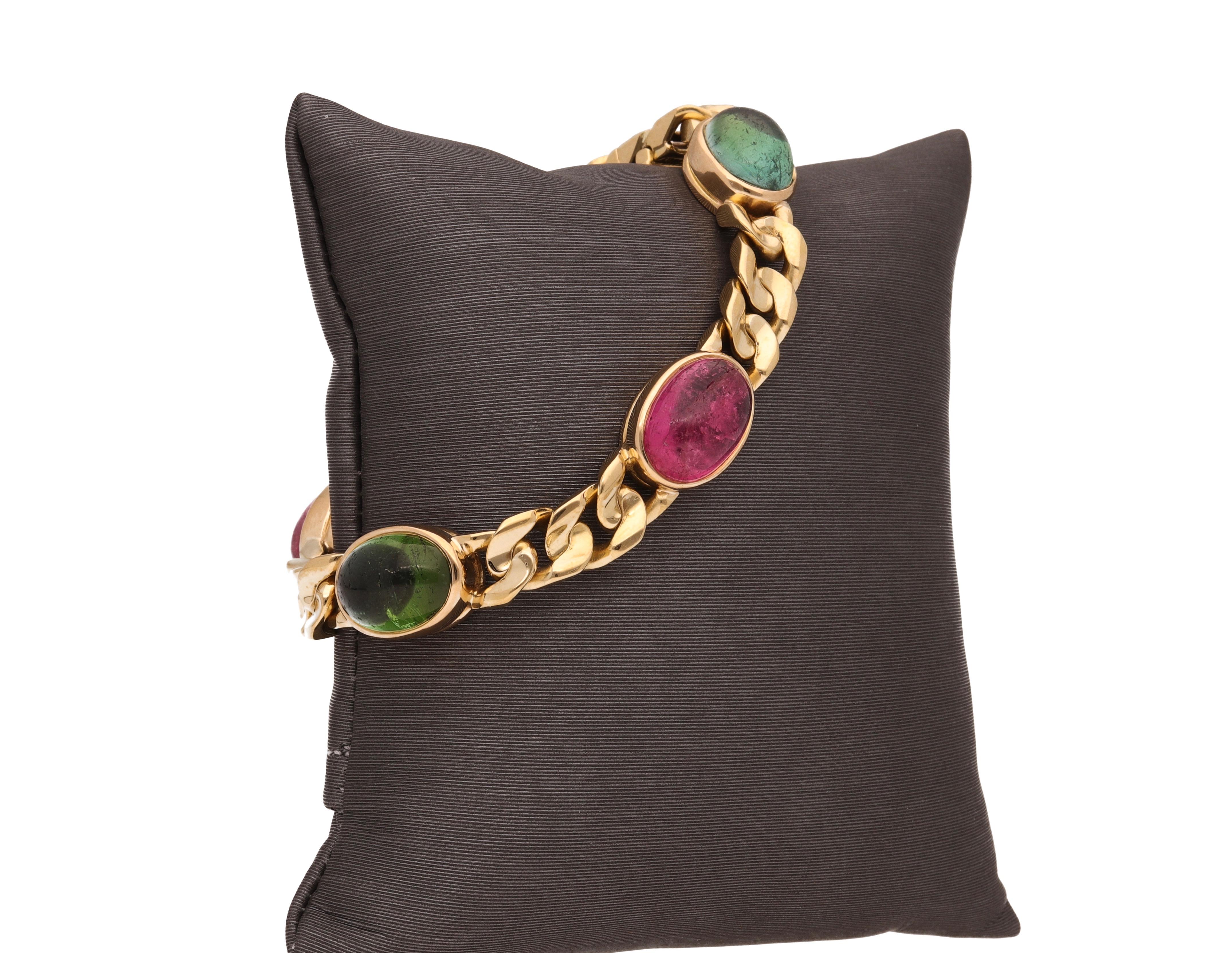 18 kt. yellow gold chain bracelet signed by Bulgari.
This modern bracelet is designed with 5 cabochon pink and green tourmalines.
Is hand-made in Italy and comes with the original box.
1980 ca.
The lenght is 17.20 cm.