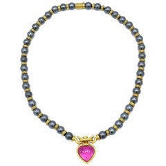 Bulgari Collier cœur vintage en or jaune, tourmaline hématite et perles