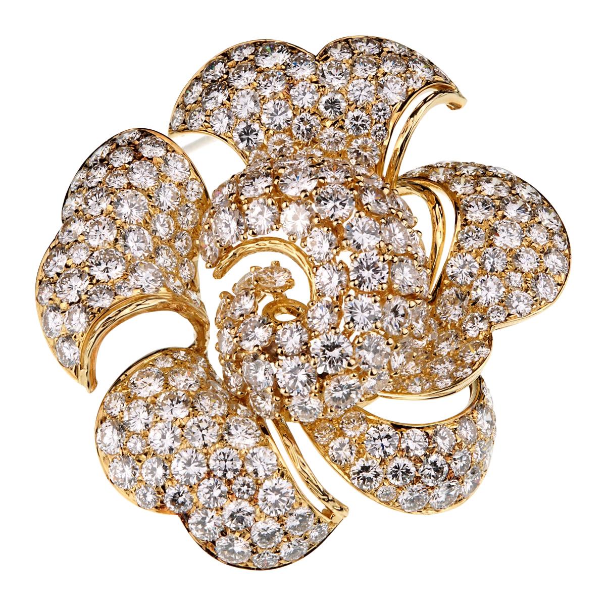 Bulgari Broche vintage à fleurs en or avec diamants pavés de 34 carats