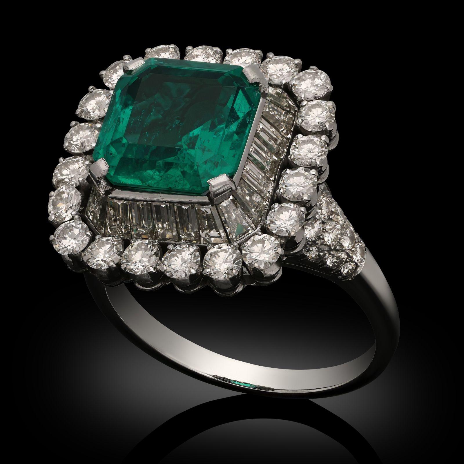 Anello Bulgari Vintage con smeraldo e diamanti, circa 1960 In condizioni buone in vendita a London, GB