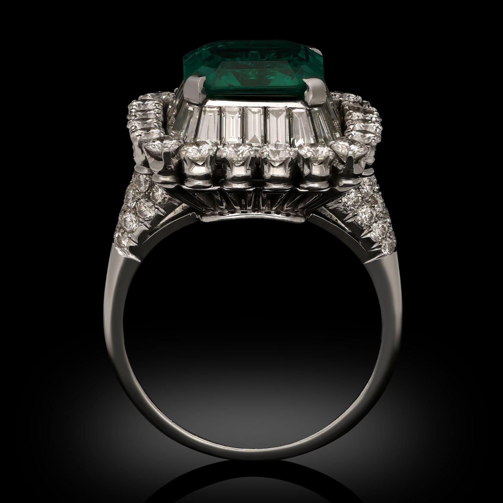 da uomo o donna Anello Bulgari Vintage con smeraldo e diamanti, circa 1960 in vendita