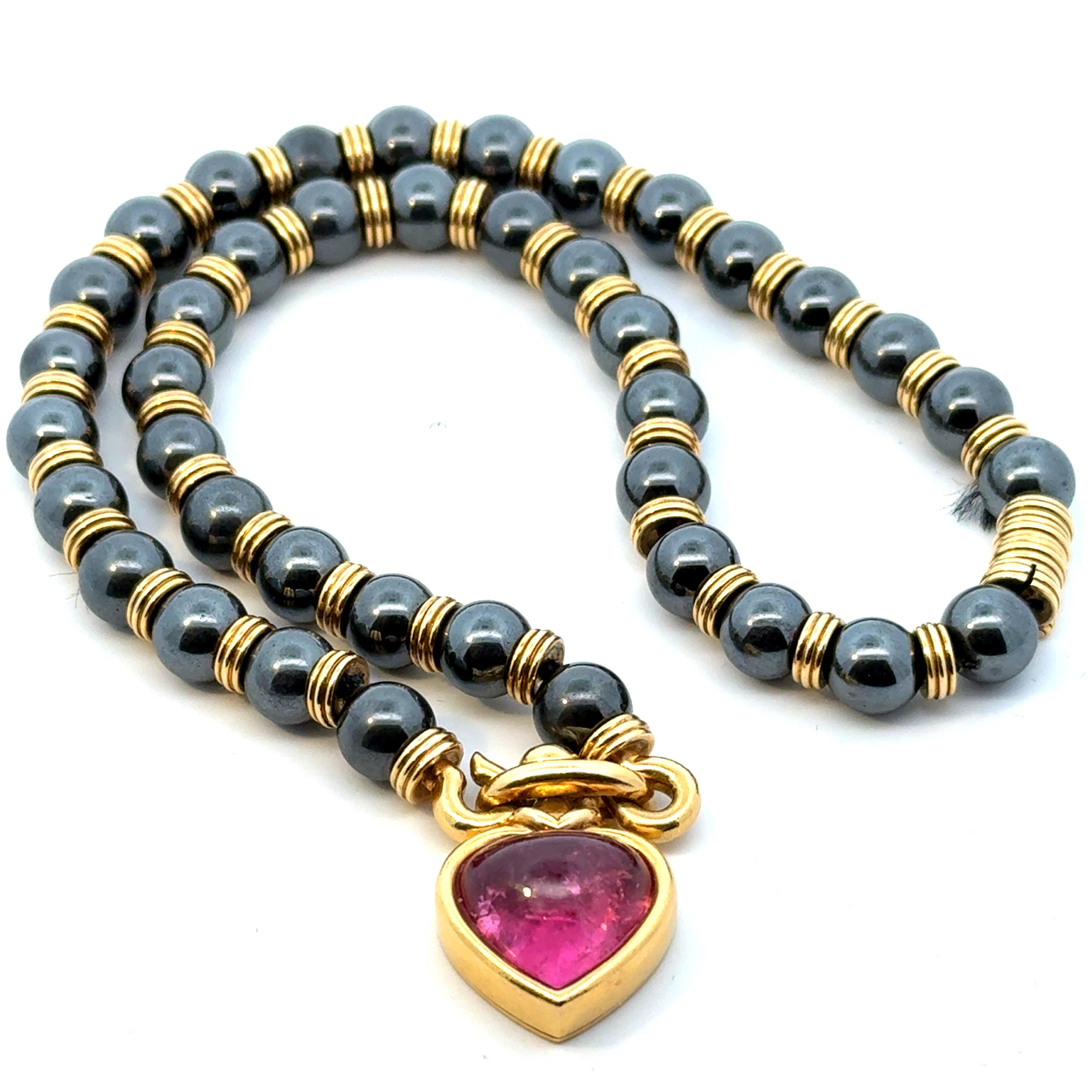 Bulgari Vintage Herz-Halskette aus 18 Karat Gold mit Schildpatt und Hämatit (Herzschliff) im Angebot