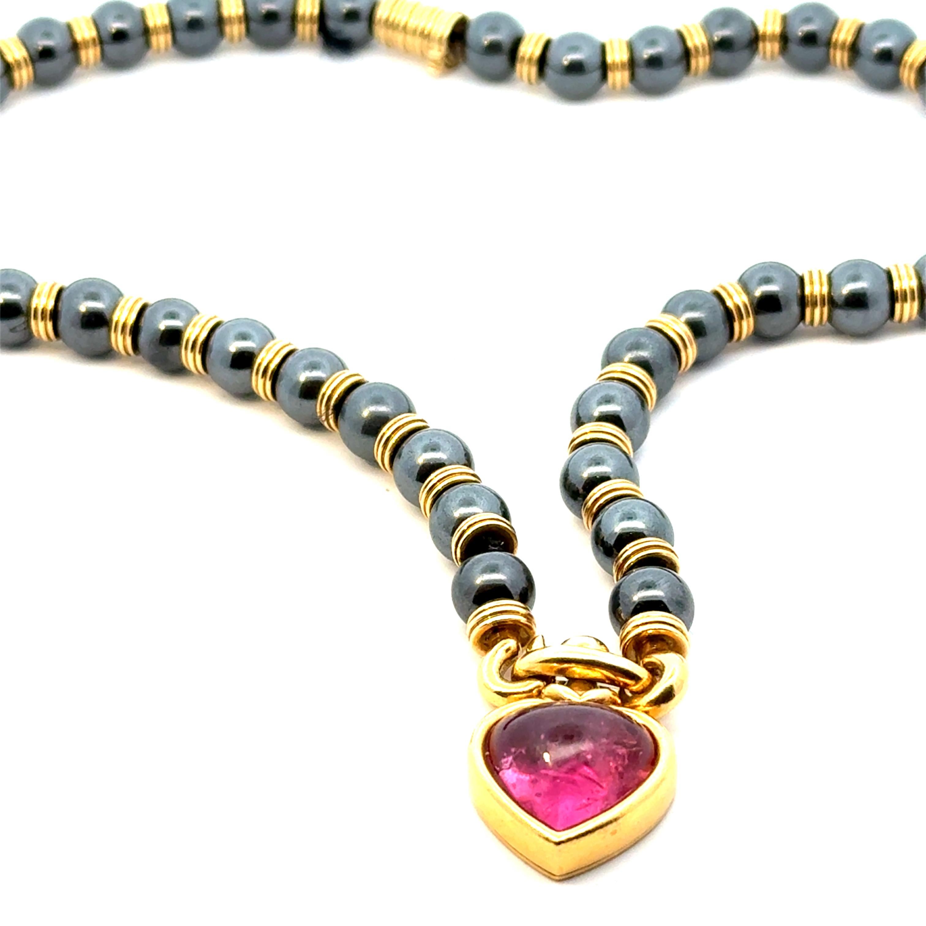 Bulgari Vintage Herz-Halskette aus 18 Karat Gold mit Schildpatt und Hämatit im Angebot 1