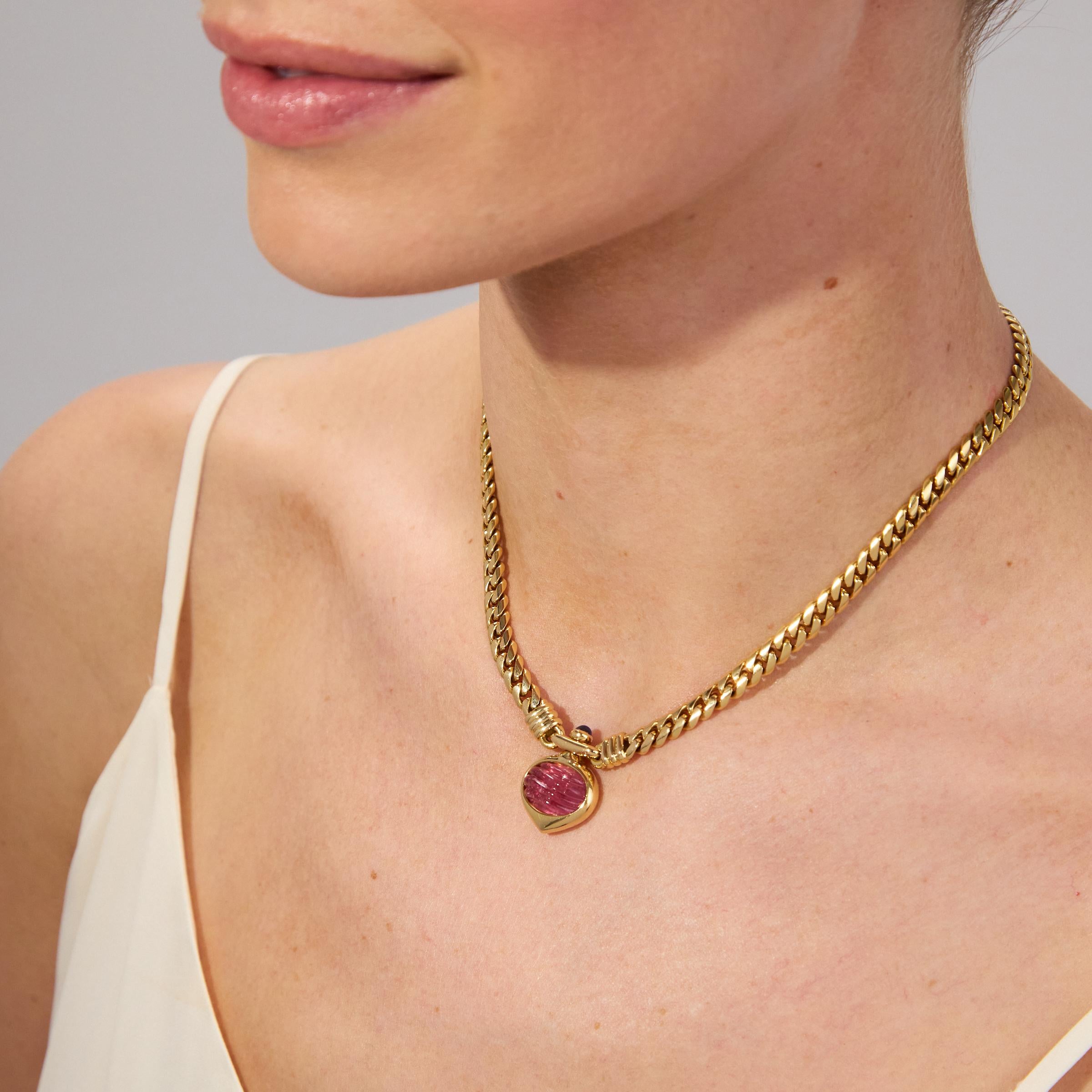 Bulgari Vintage Große Rosa Turmalin und Saphir 18K Gold Curb-Link Halskette im Zustand „Hervorragend“ im Angebot in Dallas, TX