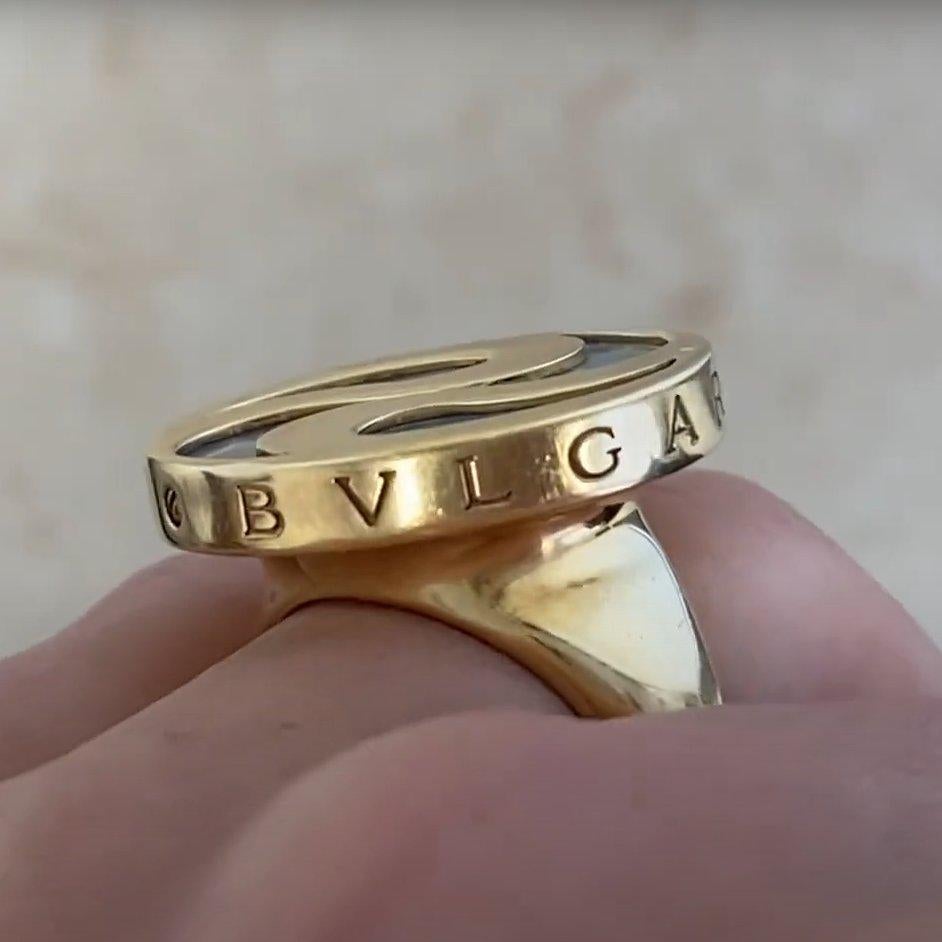 Bulgari Vintage Bague pivotante en nacre, or jaune 18k, Circa 1980 Pour femmes en vente