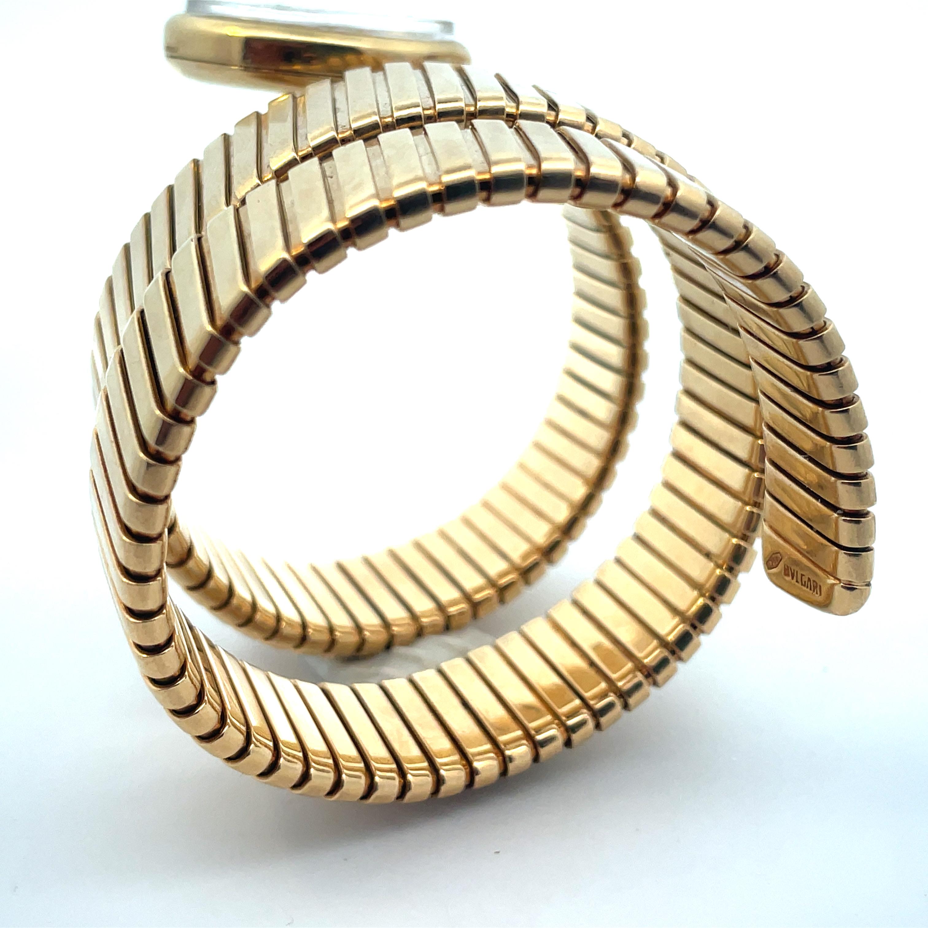 Montre-bracelet vintage Serpenti Tubogas avec cadran ovale Juvenia en or 18 carats de Bulgari  en vente 5