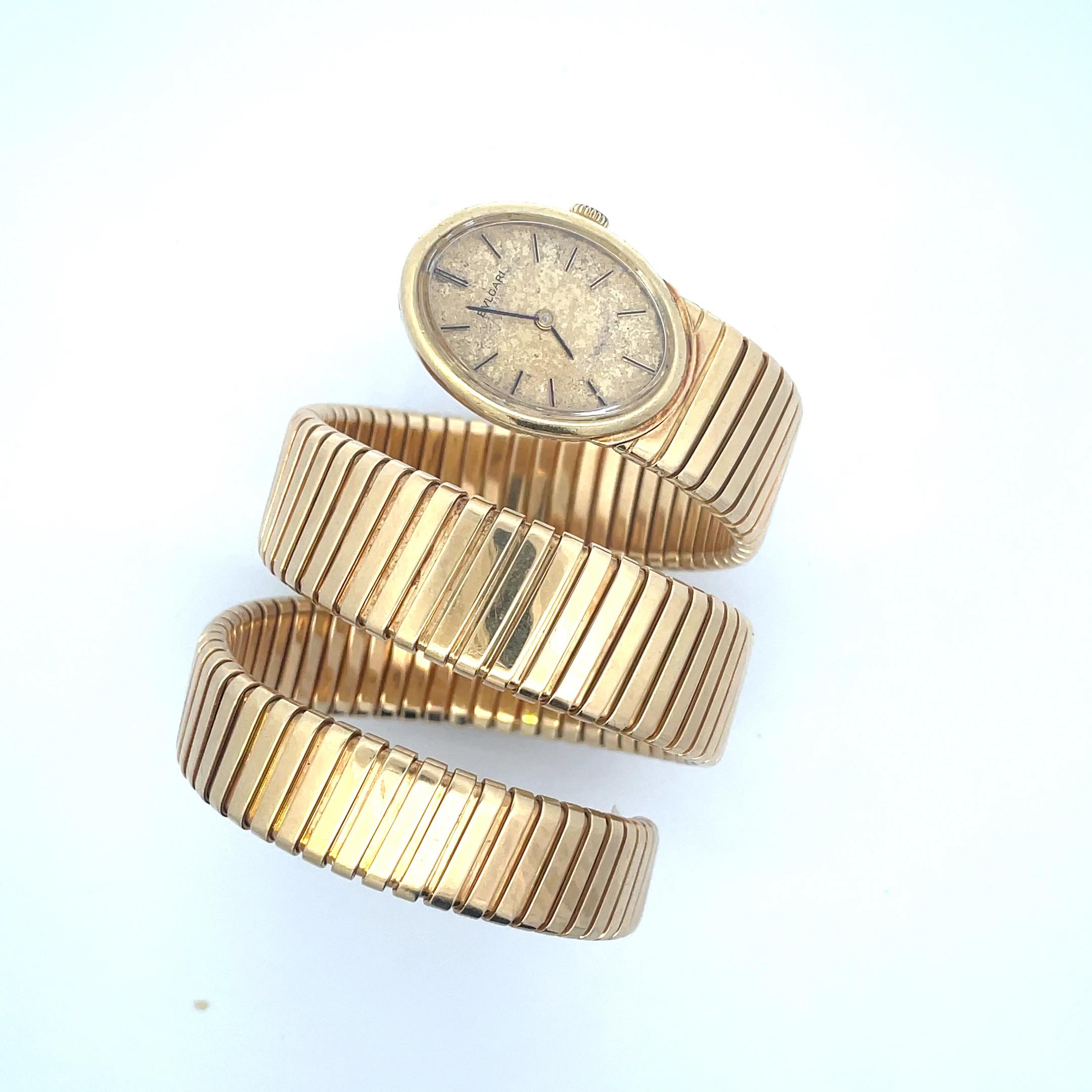 Montre-bracelet vintage Serpenti Tubogas avec cadran ovale Juvenia en or 18 carats de Bulgari  en vente 3