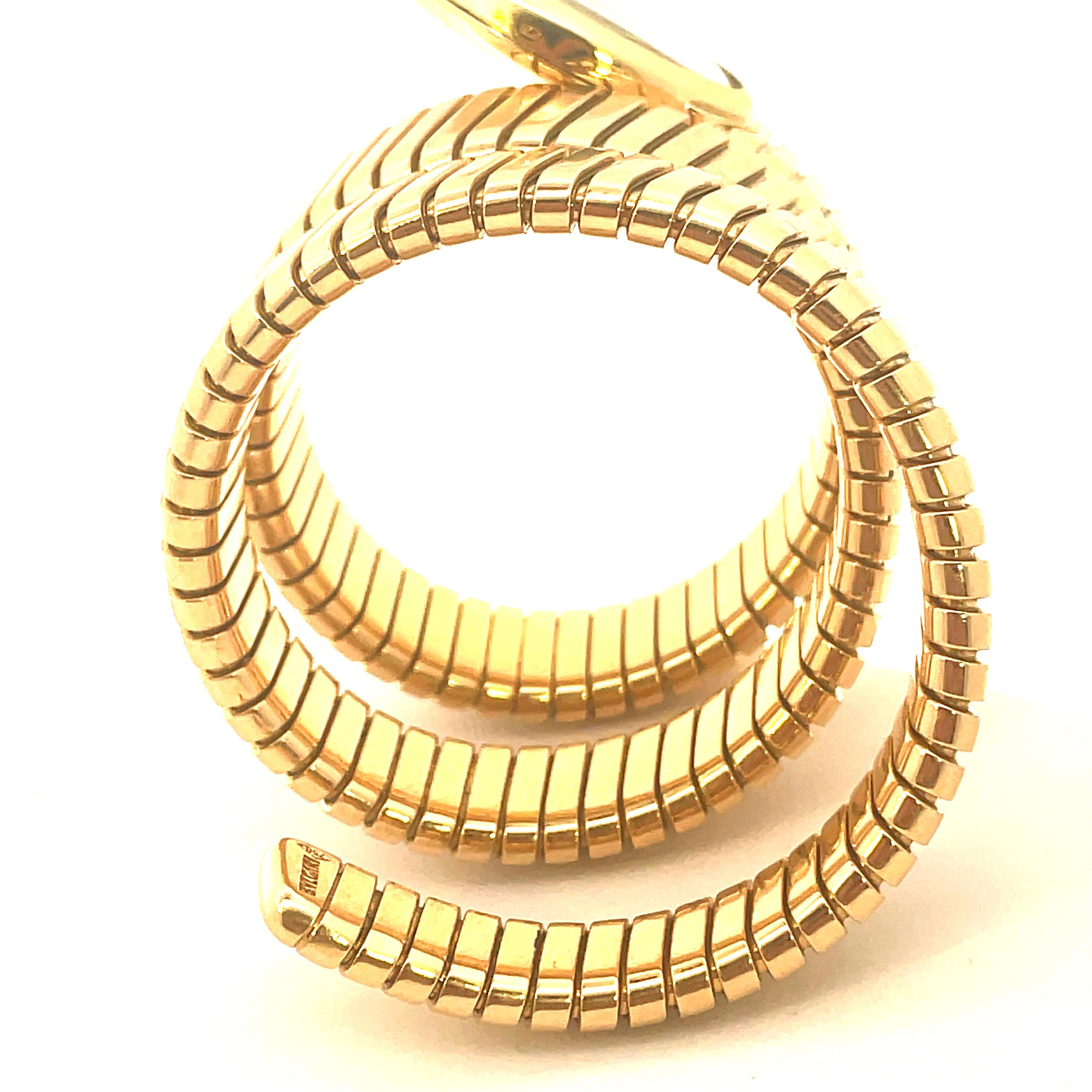 Montre-bracelet vintage Serpenti Tubogas avec cadran ovale Juvenia en or 18 carats de Bulgari en vente 3
