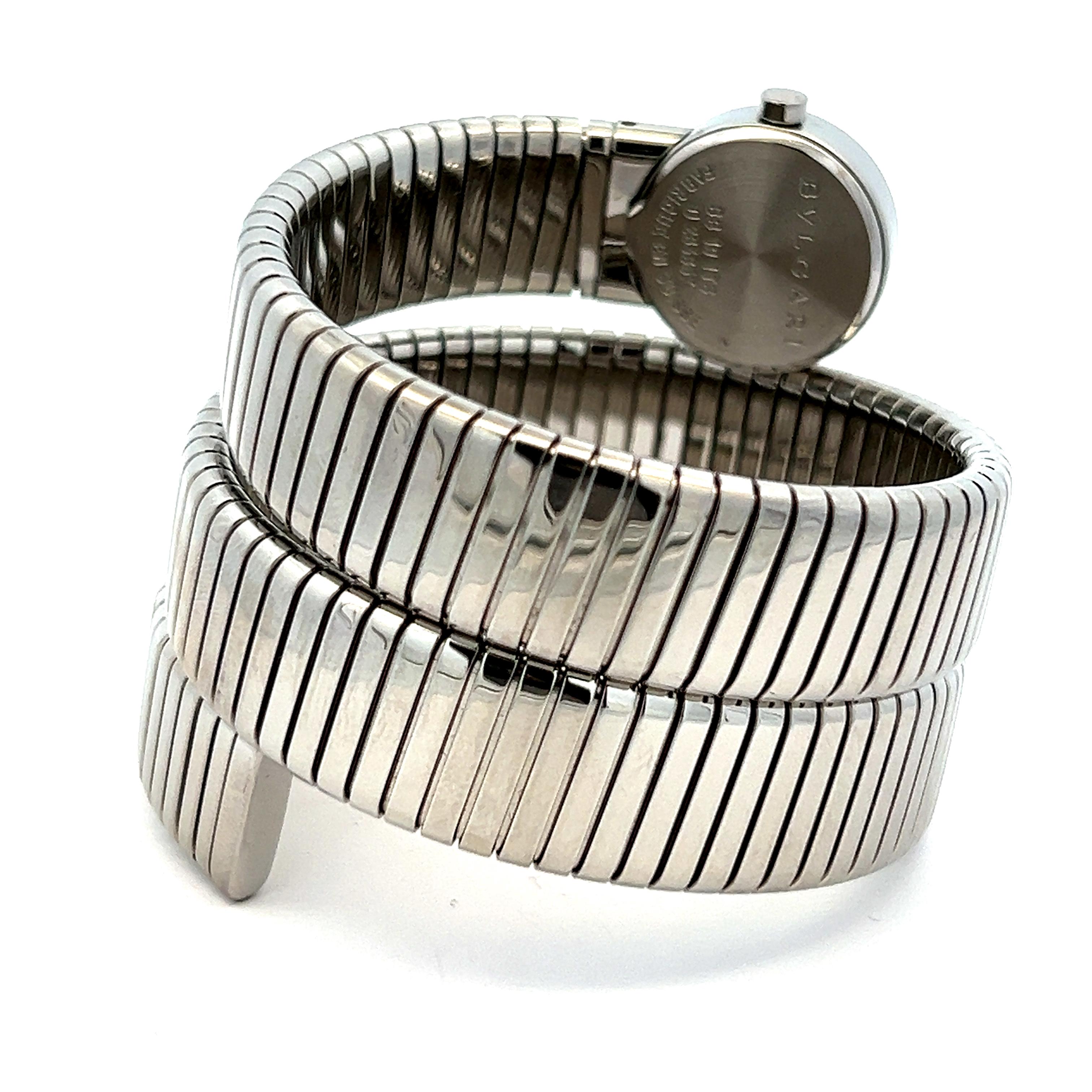 Diese Vintage-Uhr aus Edelstahl von Bulgari Serpenti Tubogas, die italienisches Design mit zeitloser Eleganz verbindet, ist eine begehrte Ikone des Luxus. Das flexible Tubogas-Armband mit der für die Marke charakteristischen, gewundenen