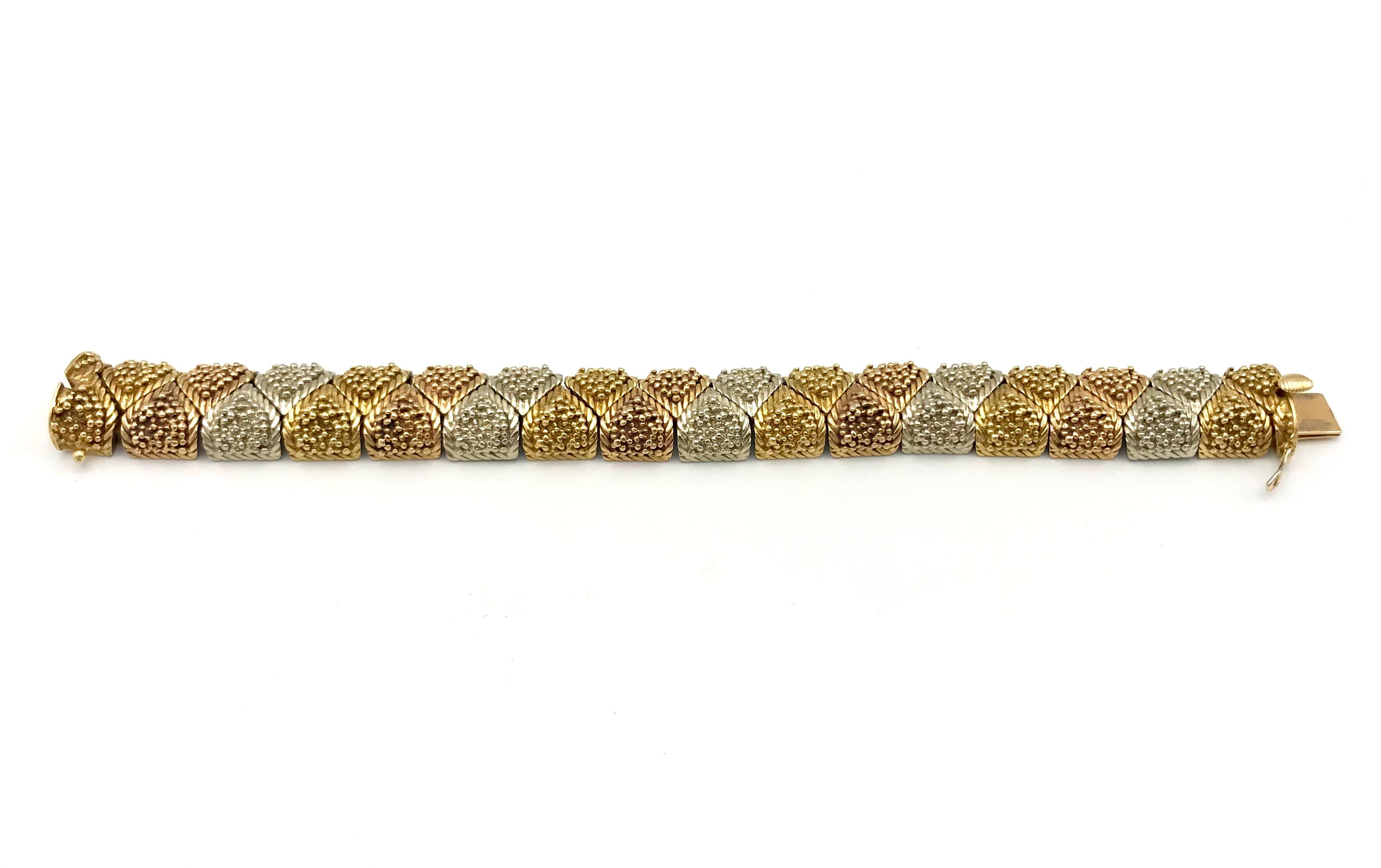  Bulgari Bracelet vintage en or texturé tricolore Pour femmes 