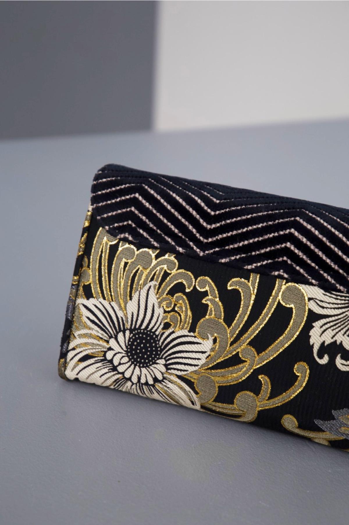 Bulgari Damen-Clutch Bag mit goldenen floralen Details 6