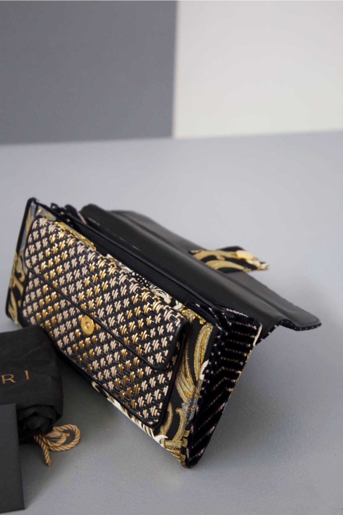 Bulgari Damen-Clutch Bag mit goldenen floralen Details 10