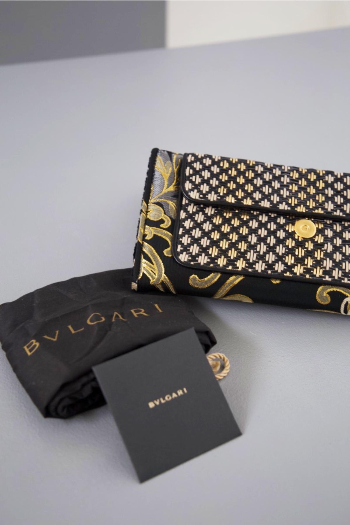 Bulgari Damen-Clutch Bag mit goldenen floralen Details 12
