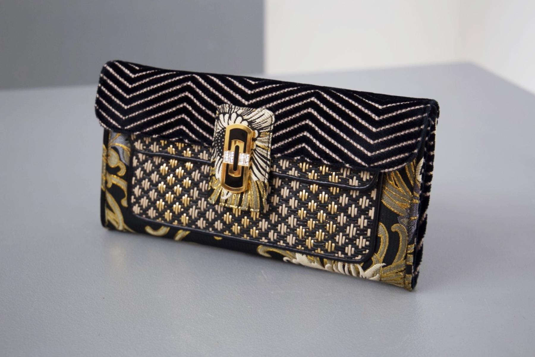 Bulgari Damen-Clutch Bag mit goldenen floralen Details 4