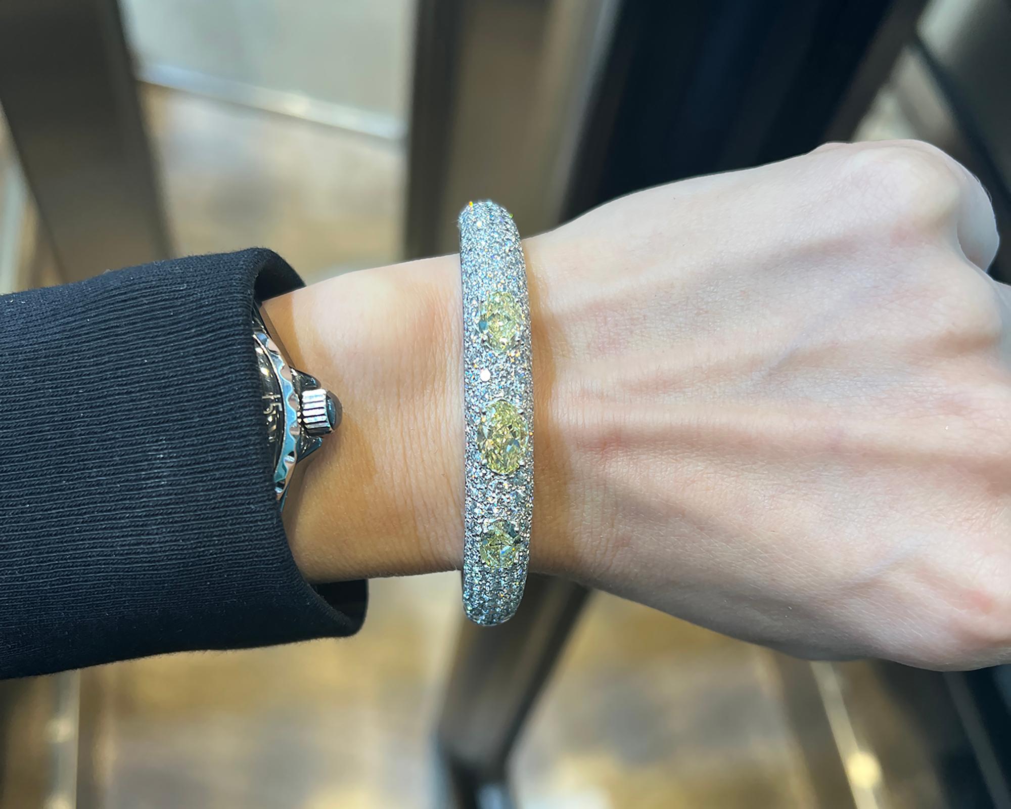 Taille ovale Bracelet à pavé de diamants jaunes Bulgari en vente