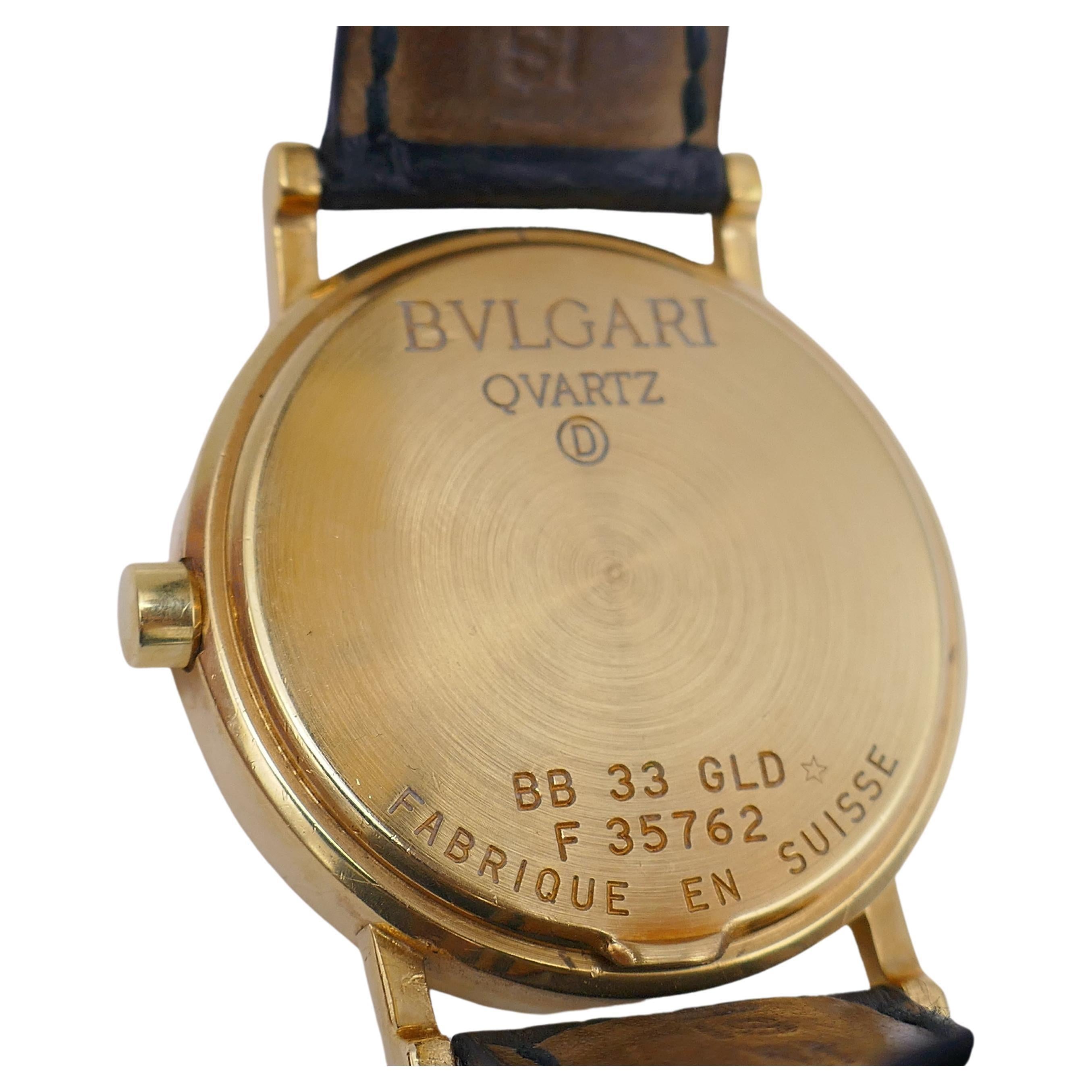 Bulgari Montre-bracelet BB33 en or jaune avec cadran noir et boucle déployante en cuir en vente 2