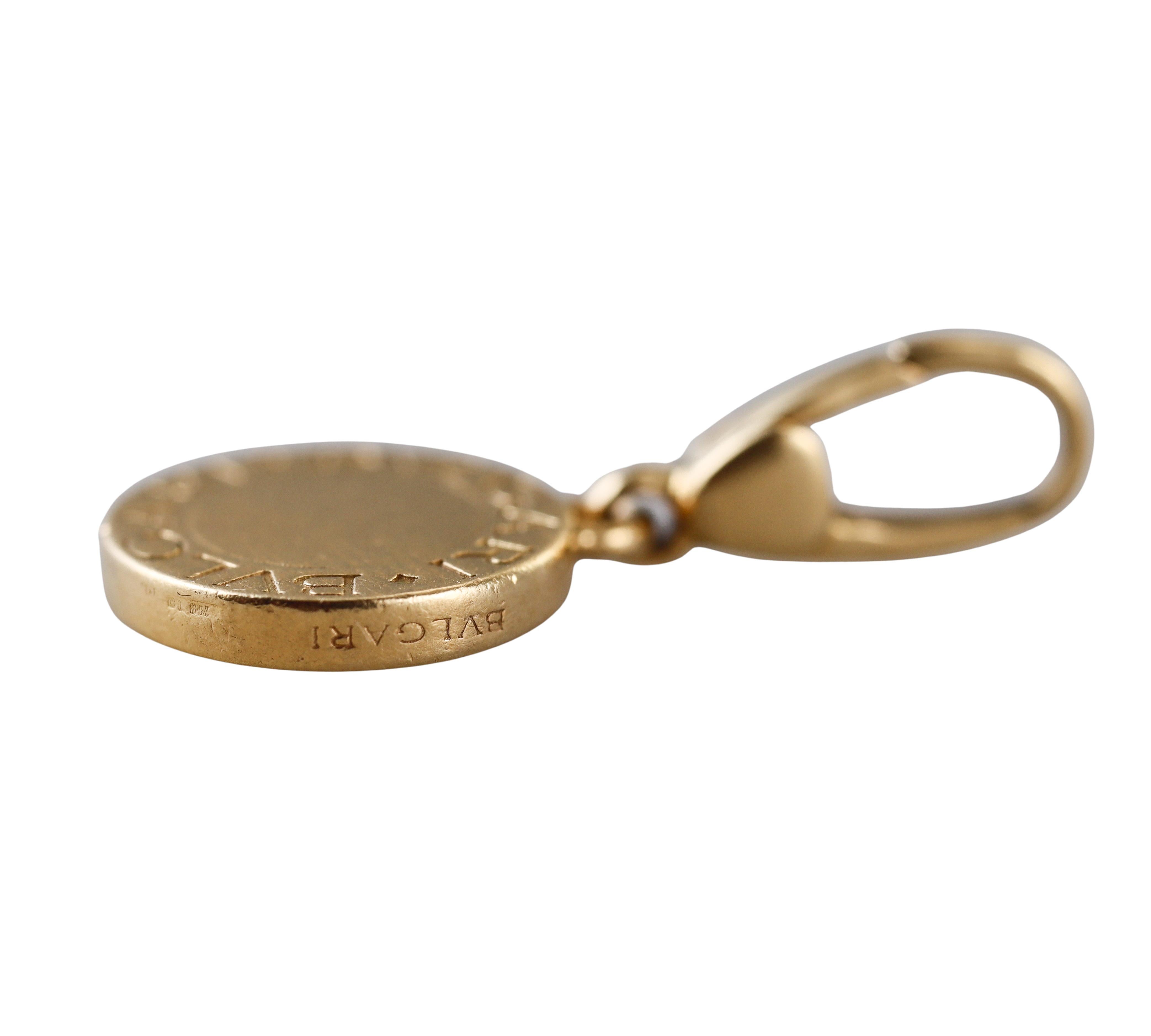 Taille ronde Pendentif Bulgari en or jaune avec breloque en diamant en vente