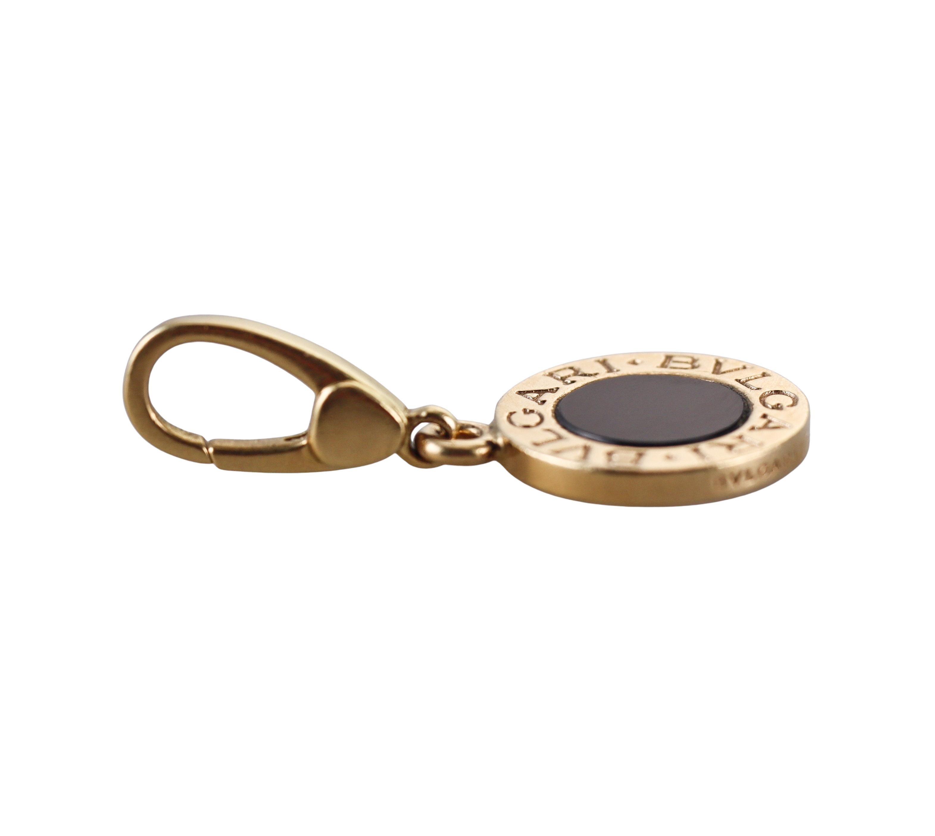 Round Cut Bulgari Yellow Gold Onyx Charm Pendant For Sale
