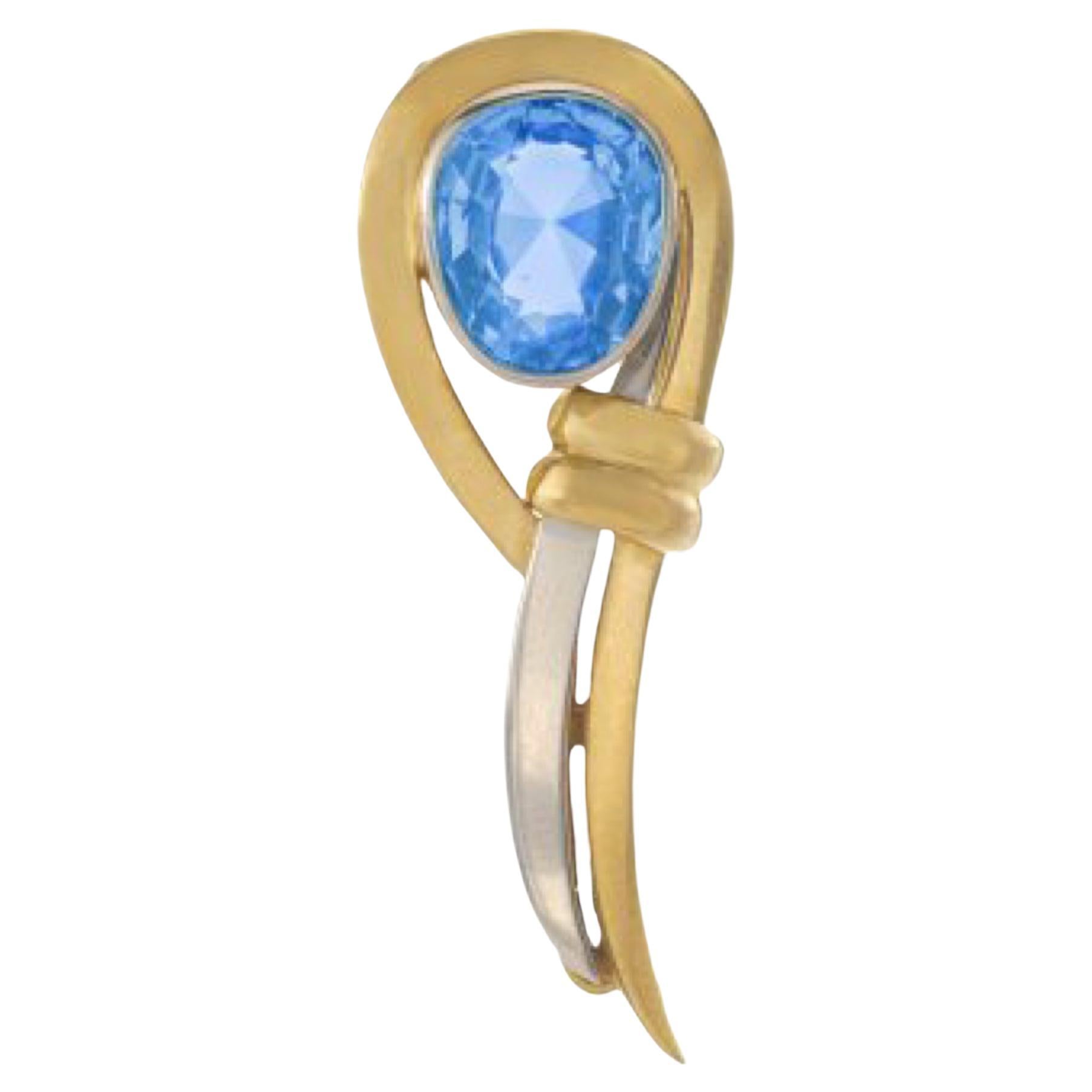 1930s GIA Certified 4.25 Carats Unheated Sapphire and Gold Clip For Sale