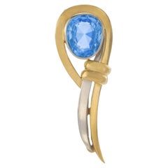 1930s GIA Certified 4.25 Carats Unheated Sapphire and Gold Clip