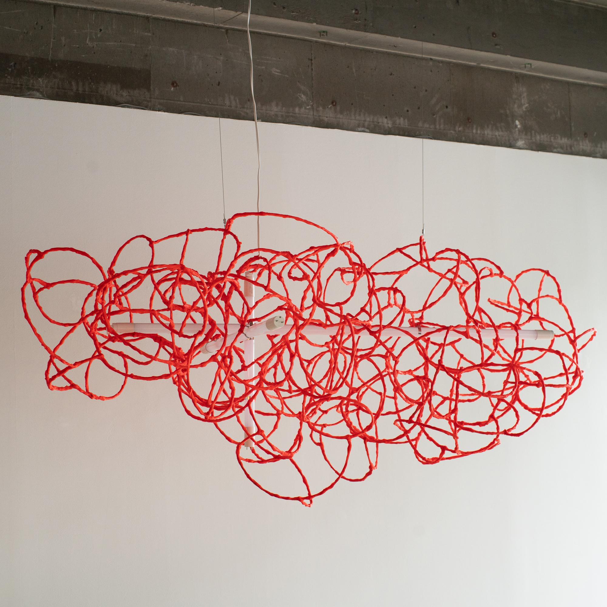 Japonais Lustre sculptural rouge Norihiko Terayama Bulge Lines en vente