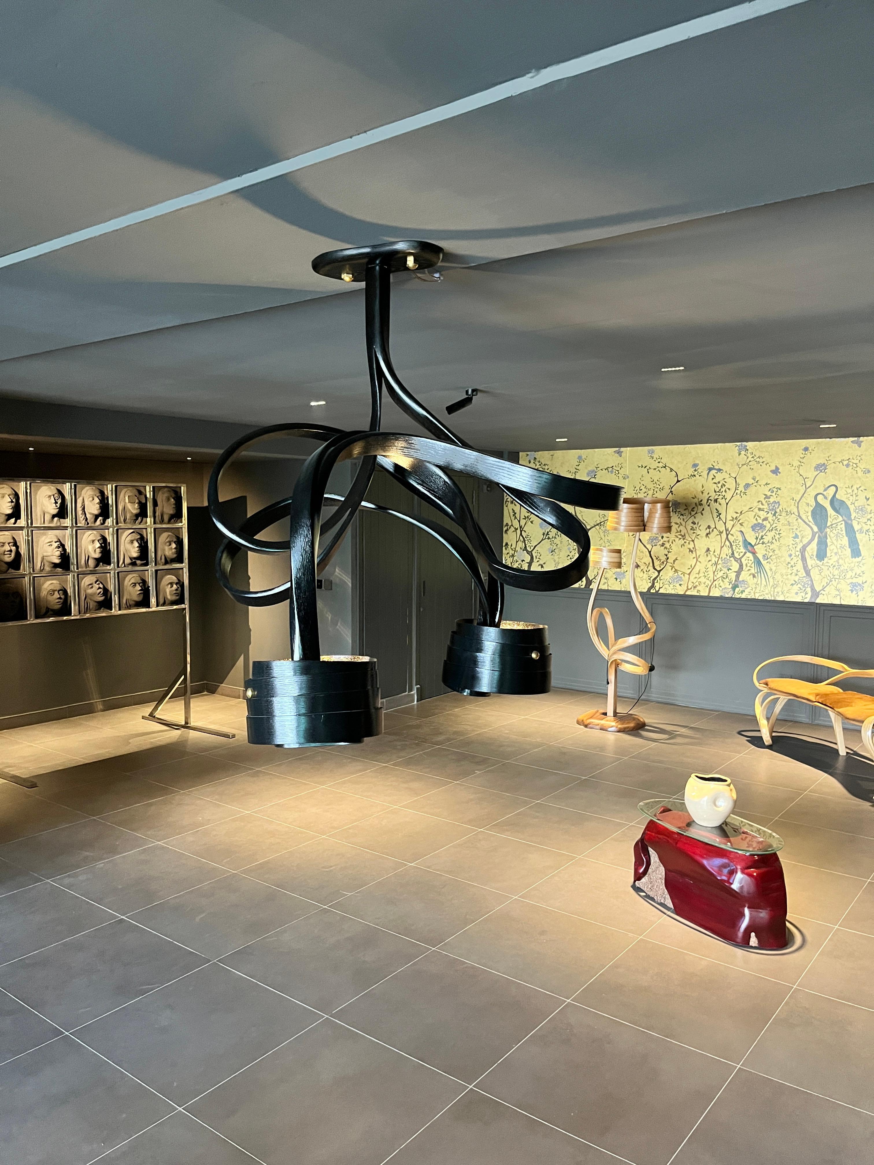 Moderno Lampadario Bulkam di Raka Studio, Black Bent Wood in vendita