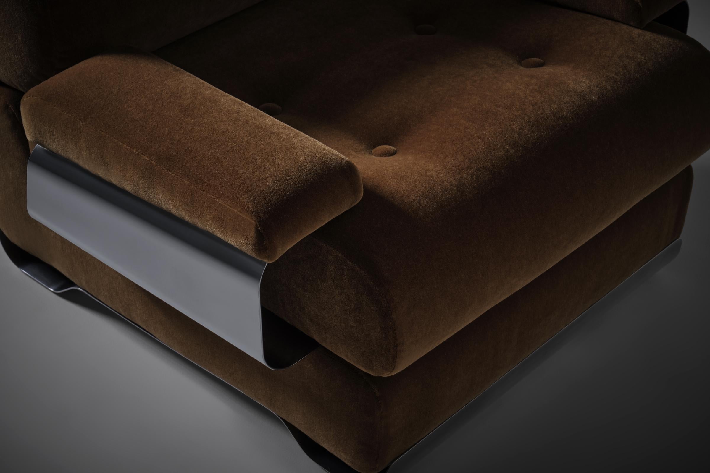 Late 20th Century Bulky Aluminum and Mohair lounge chair by Gian Pietro Arosio for D.A.S., 1970s