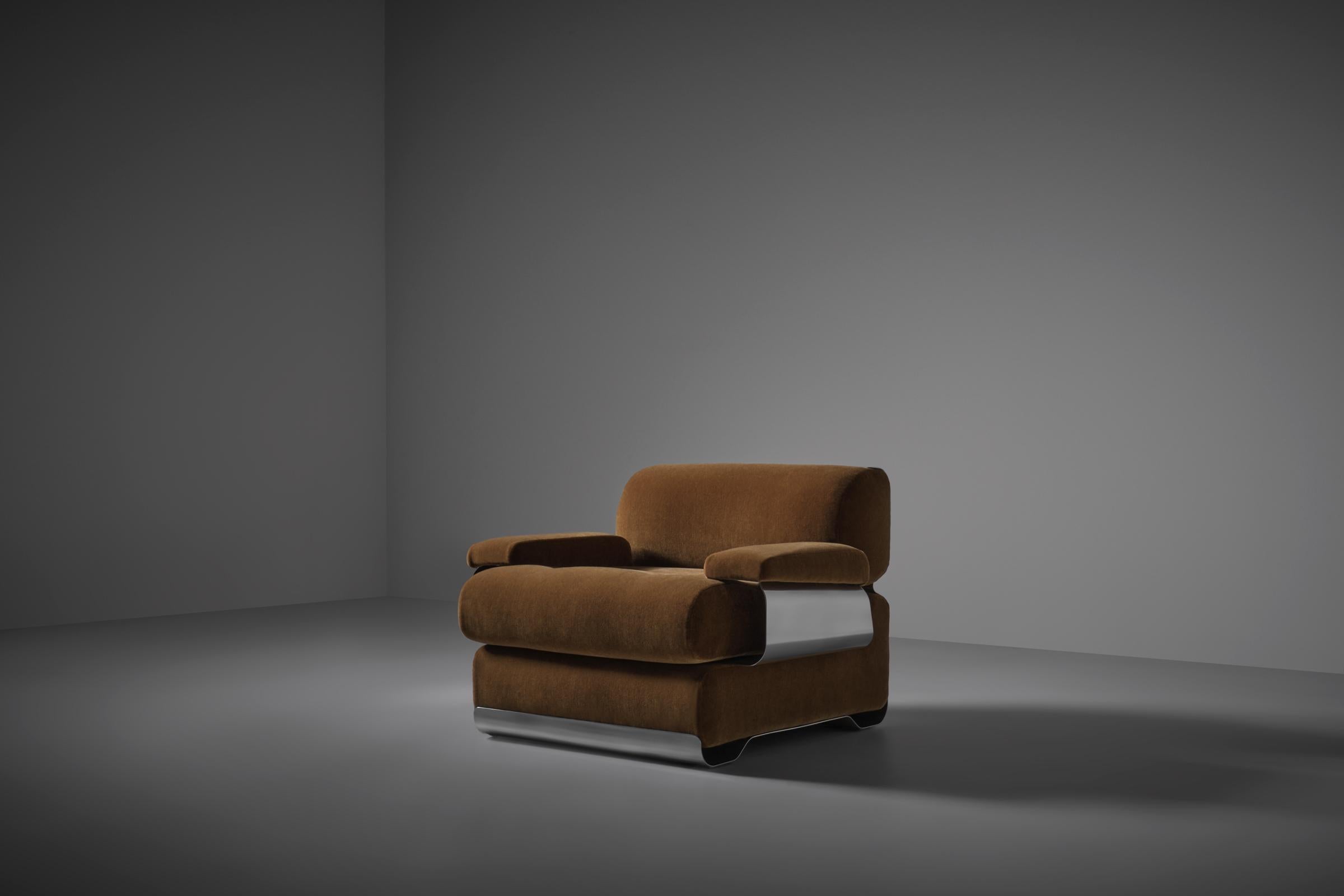 Bulky Aluminum and Mohair lounge chair by Gian Pietro Arosio for D.A.S., 1970s 3