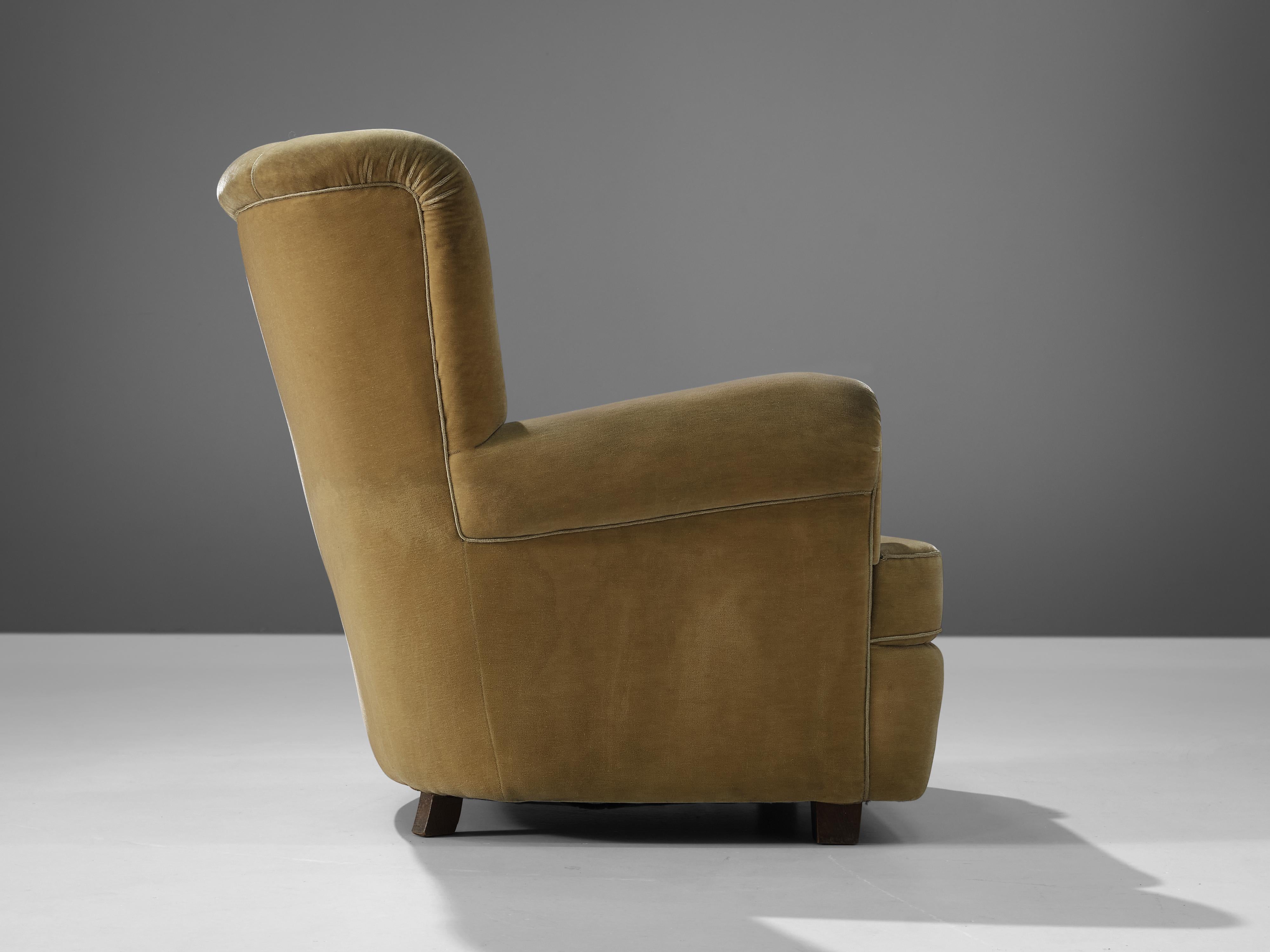Bulky Danish Lounge Chair in Mustard Fabric In Good Condition For Sale In Waalwijk, NL